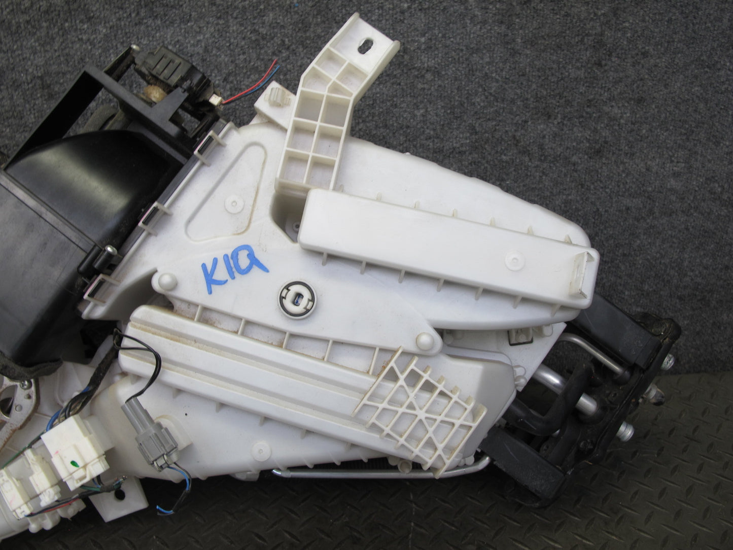 2011-2017 Infiniti QX56 QX80 Rear Hvac A/C Air Heater Blower Assembly
