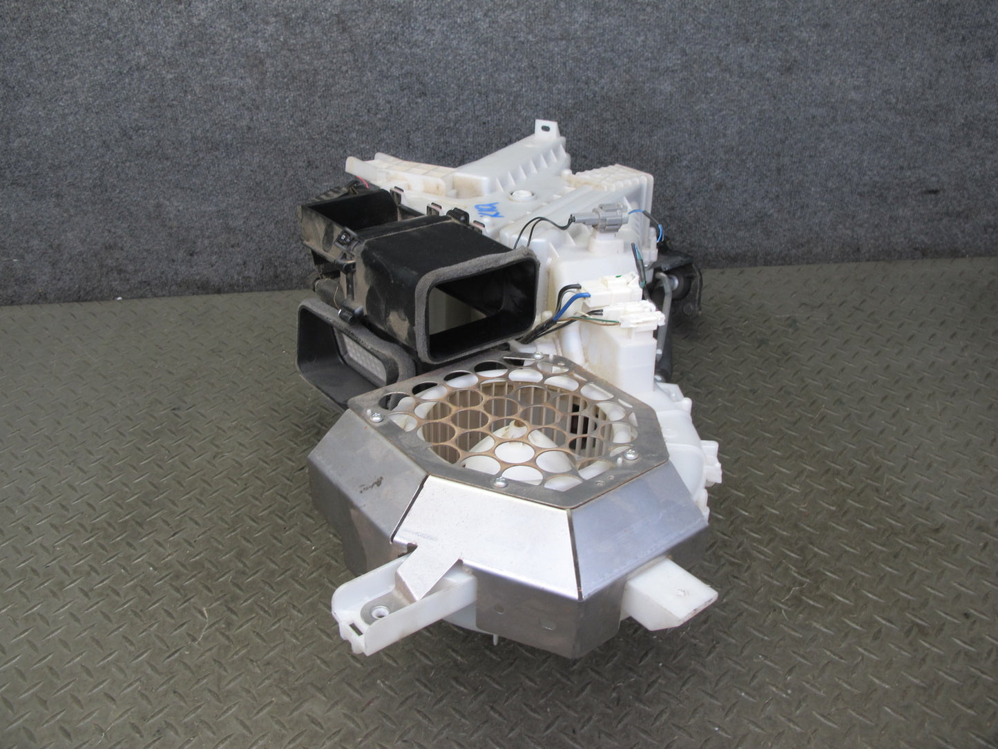 2011-2017 Infiniti QX56 QX80 Rear Hvac A/C Air Heater Blower Assembly