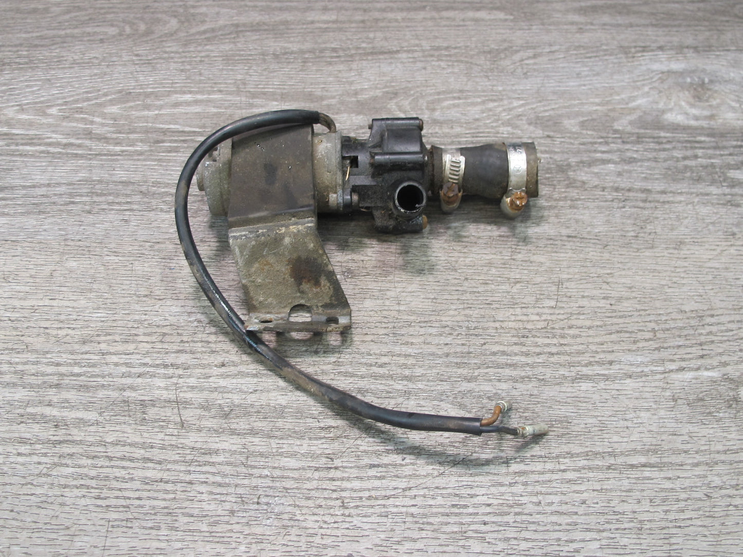 81-85 Mercedes R107 380SL Secondary Auxiliary AUX Water Heater Control Pump OEM