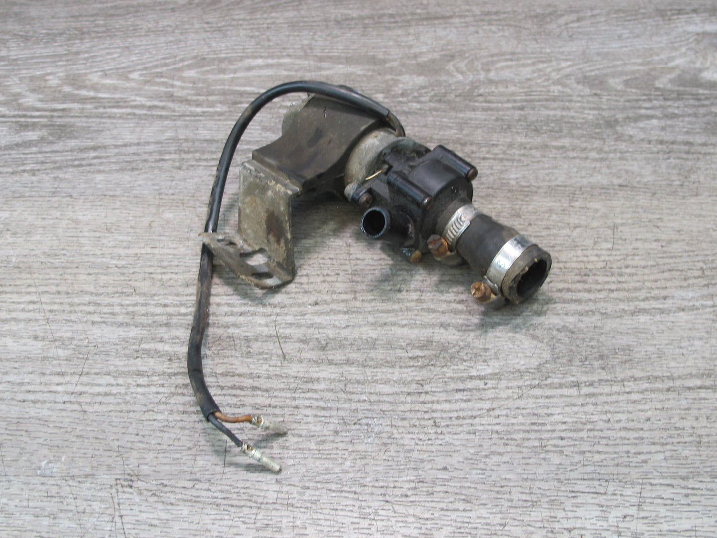 81-85 Mercedes R107 380SL Secondary Auxiliary AUX Water Heater Control Pump OEM