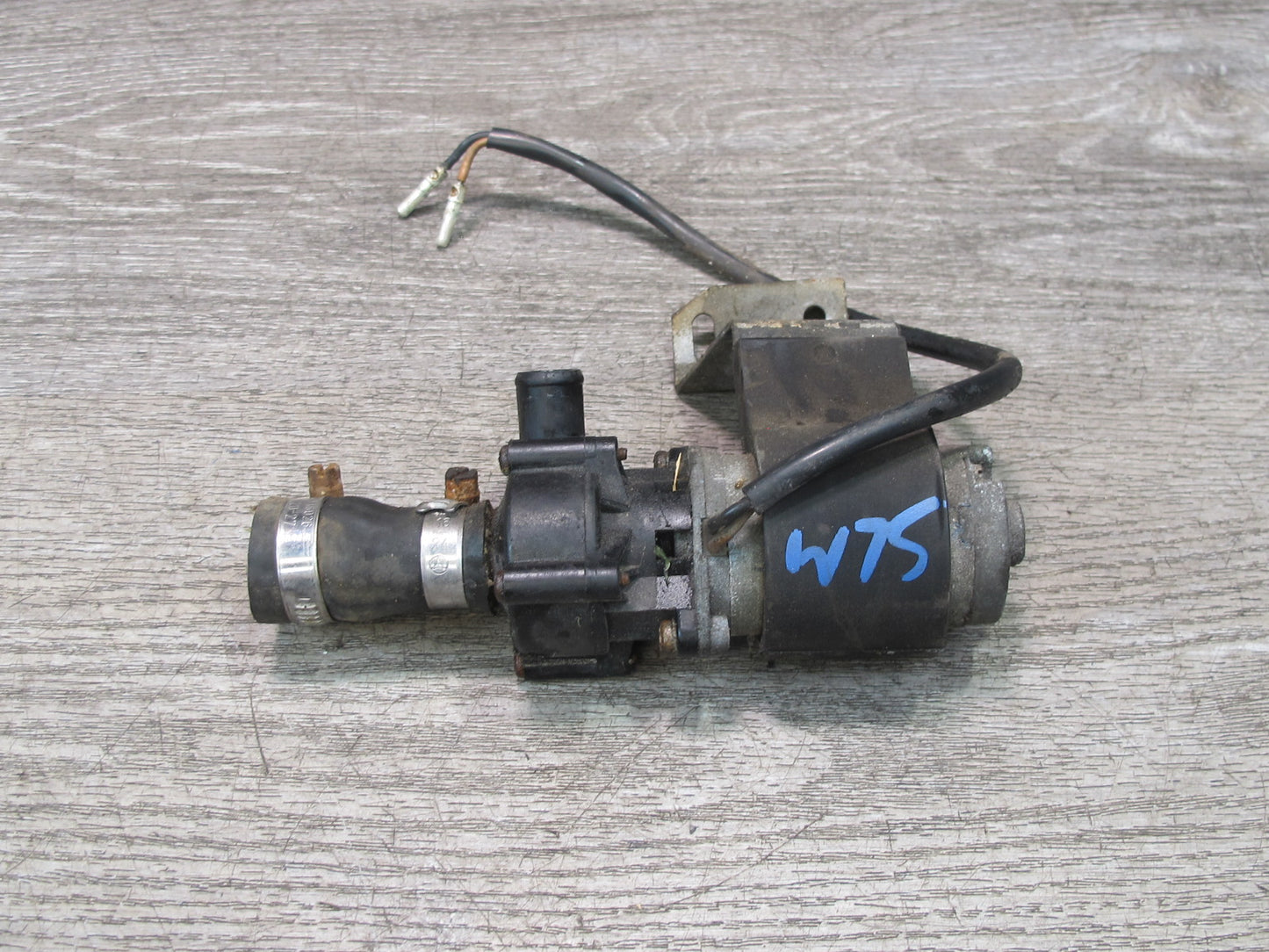 81-85 Mercedes R107 380SL Secondary Auxiliary AUX Water Heater Control Pump OEM
