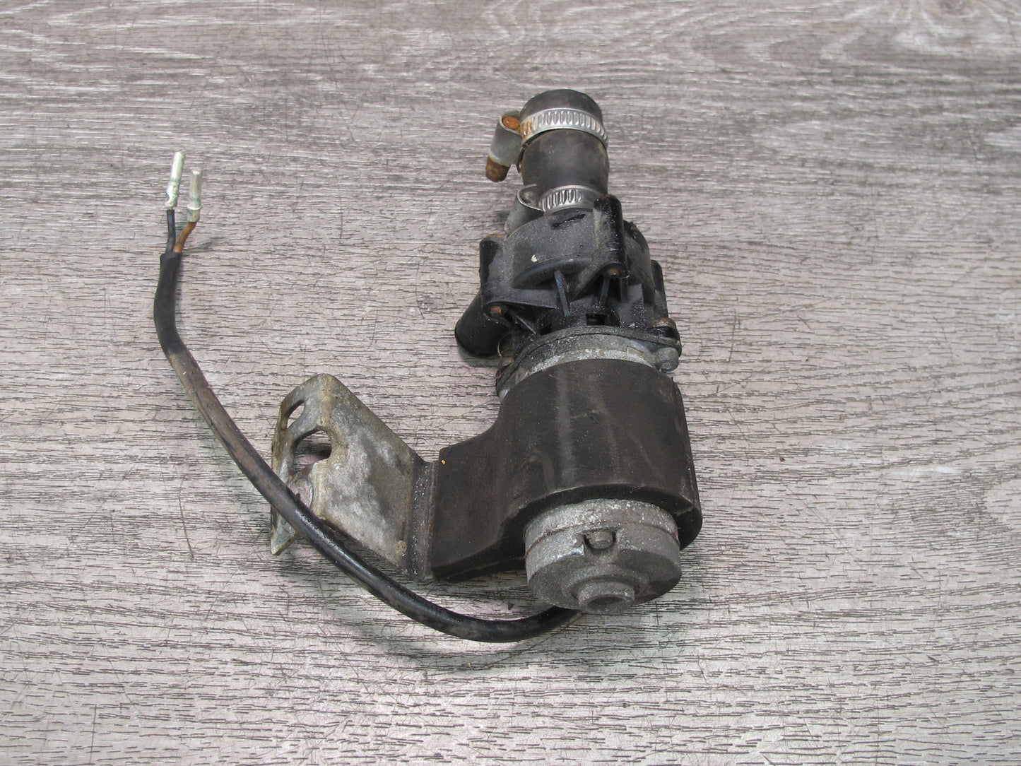 81-85 Mercedes R107 380SL Secondary Auxiliary AUX Water Heater Control Pump OEM