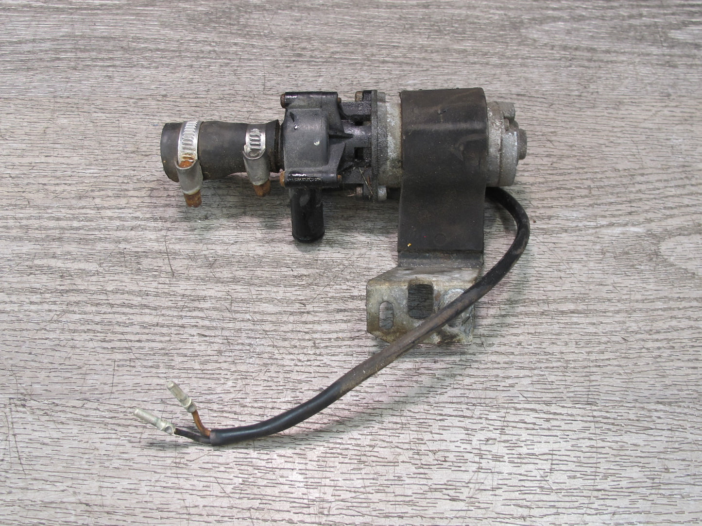 81-85 Mercedes R107 380SL Secondary Auxiliary AUX Water Heater Control Pump OEM
