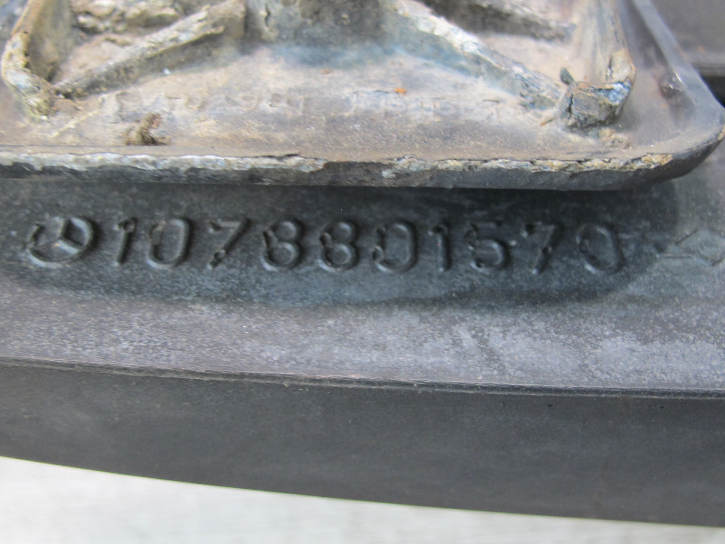 73-89 Mercedes R107 Front Bumper Left & Right Extension Rubber END Pad OEM