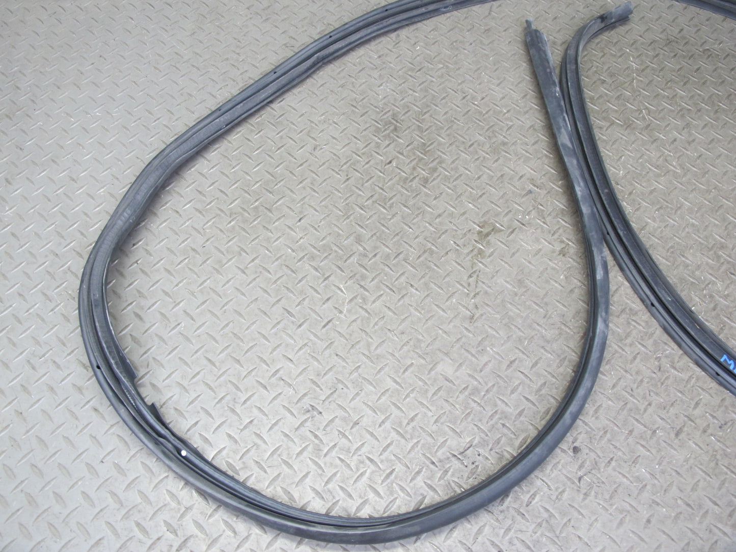 04-08 Mazda RX8 Front Left & Right Door Body Weather Strip Rubber Seal Set OEM