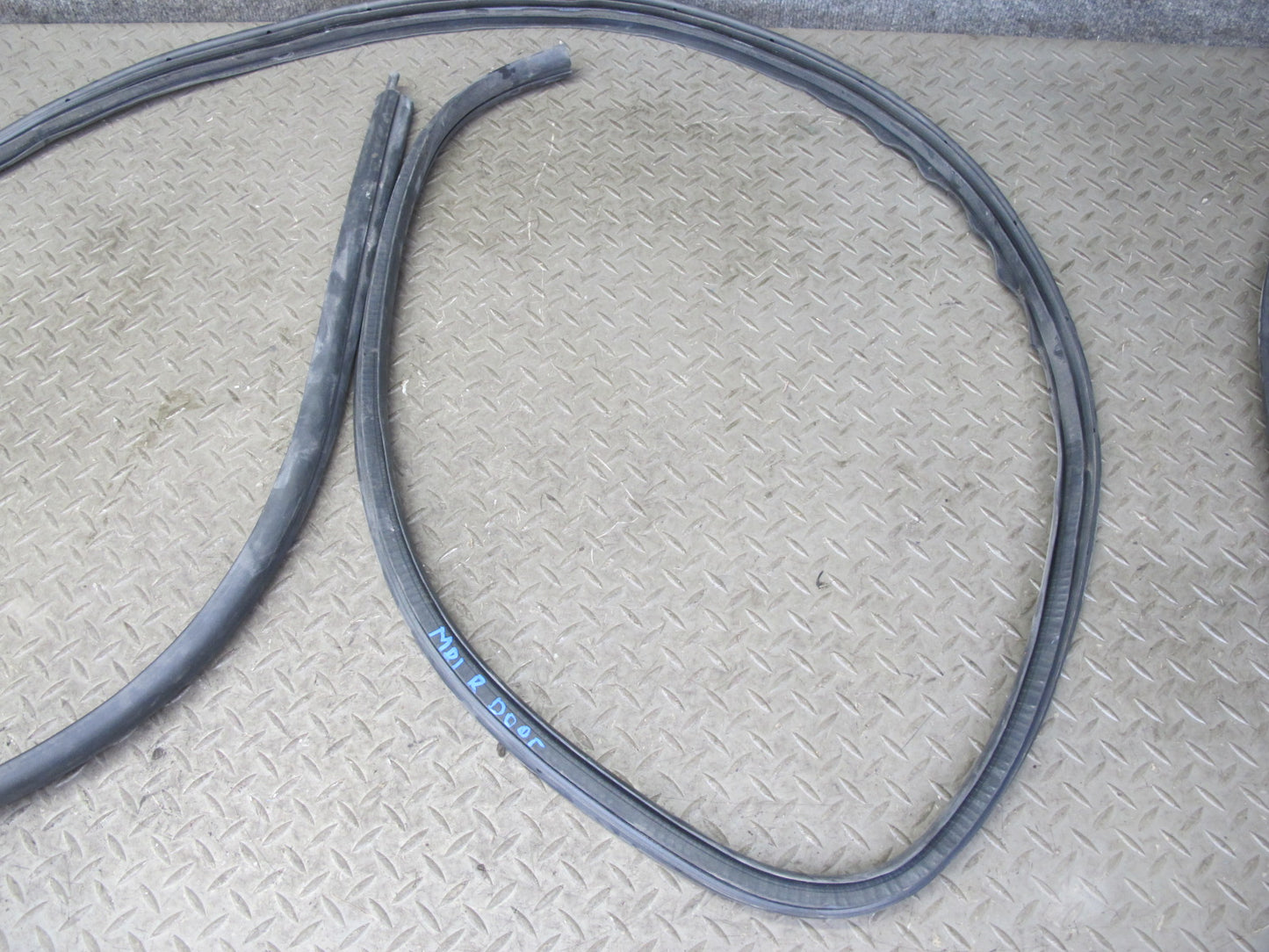 04-08 Mazda RX8 Front Left & Right Door Body Weather Strip Rubber Seal Set OEM