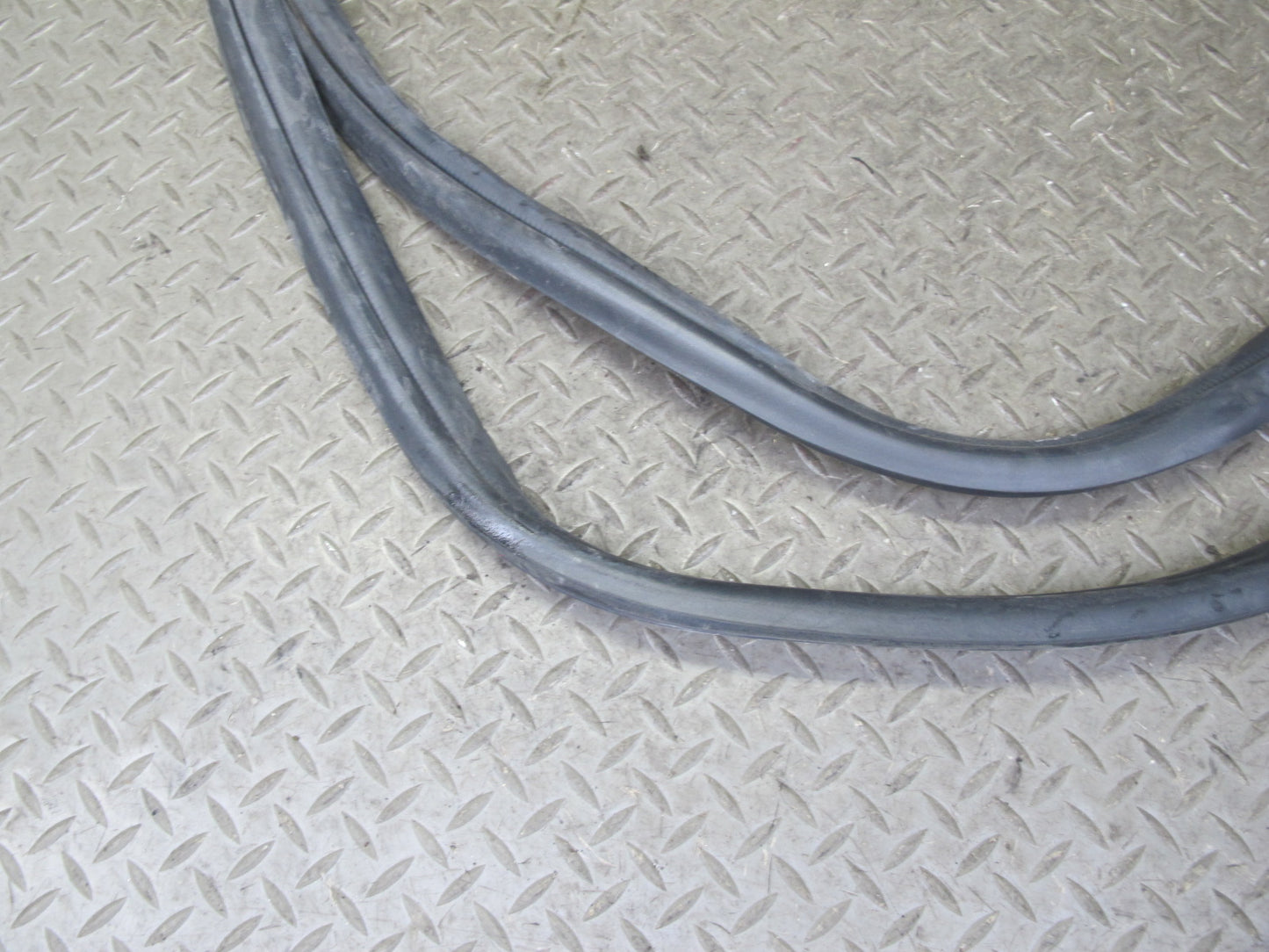 04-08 Mazda RX8 Front Left & Right Door Body Weather Strip Rubber Seal Set OEM