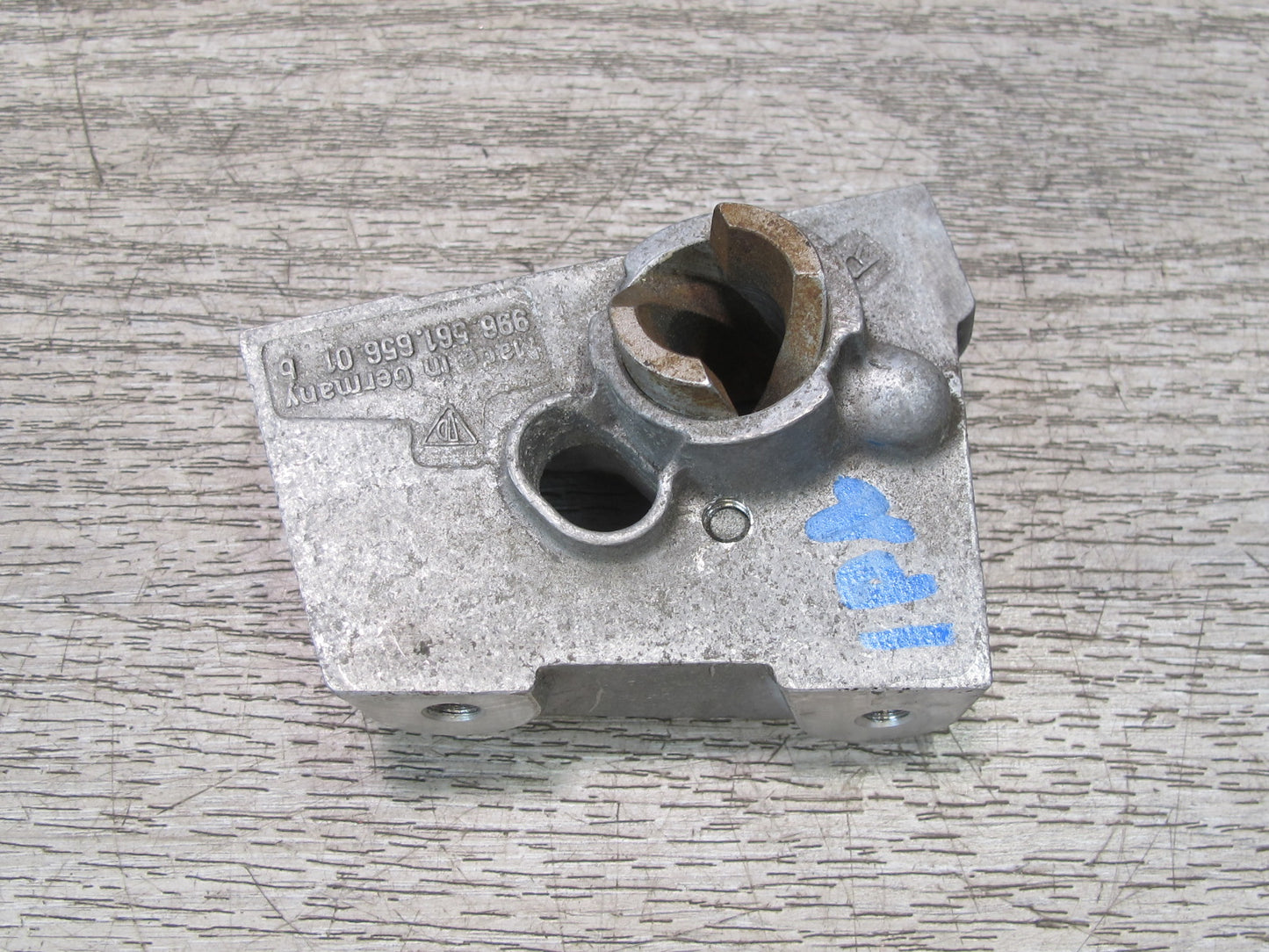 1999-2005 Porsche 911 996 Convertible TOP Roof Lock Latch Bracket Set of 2