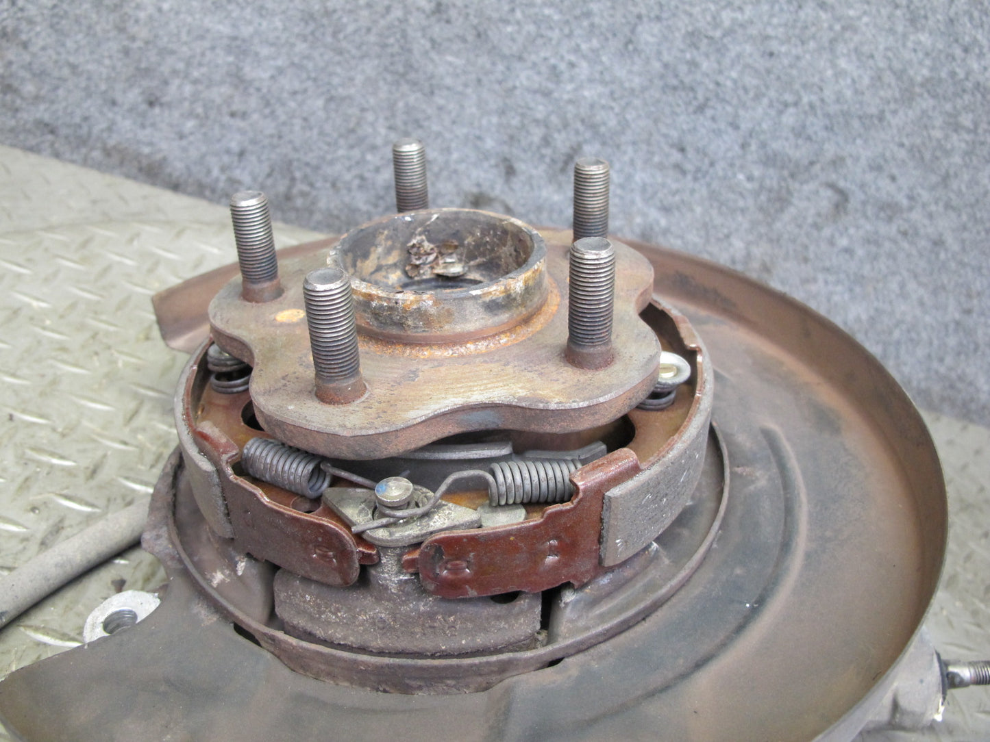 91-96 Nissan Z32 300ZX Turbo Rear Right Spindle Knuckle Wheel Hub Bearing OEM