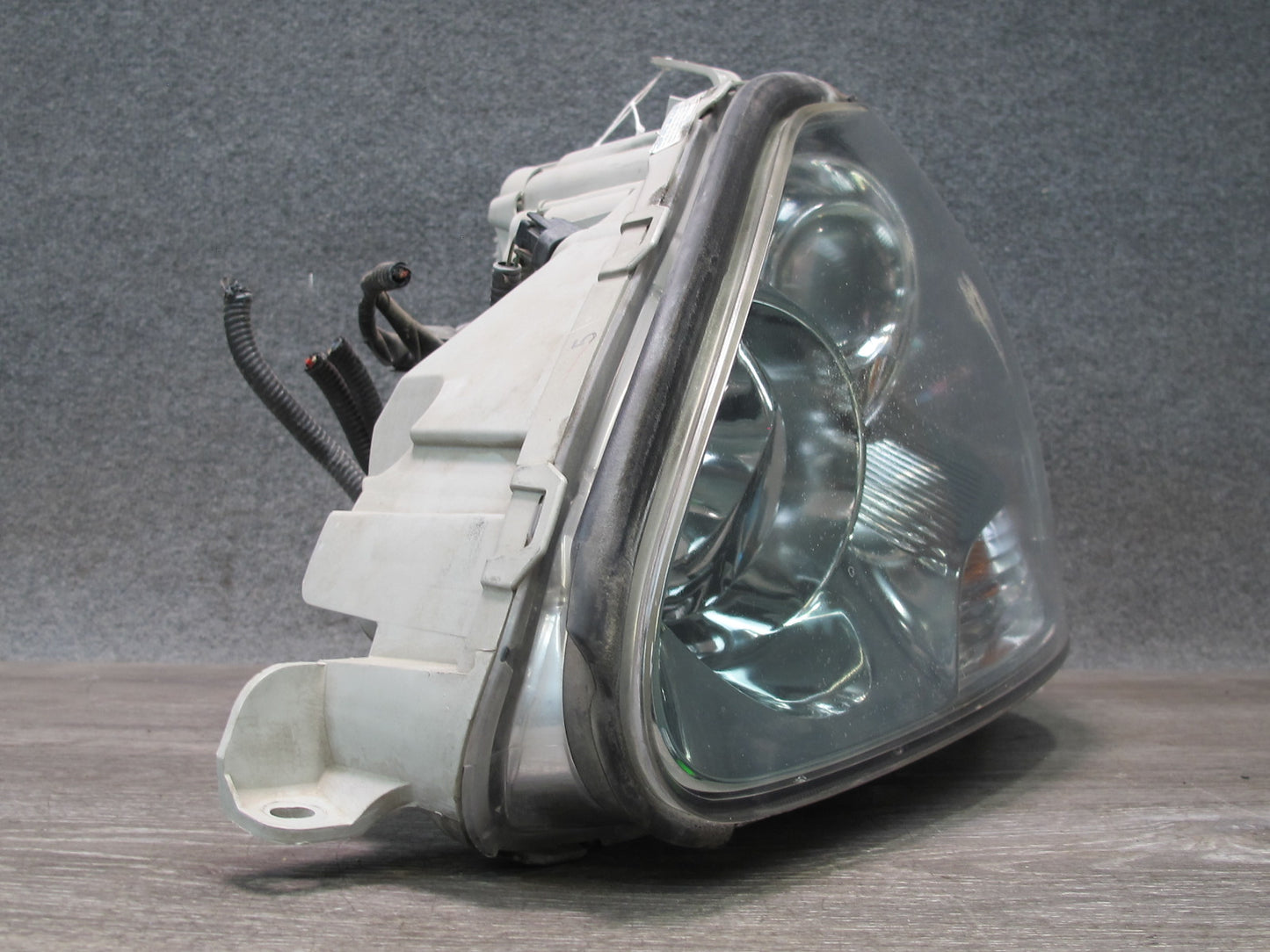 04-06 Lexus UCF30L LS430 Front Left Xenon HID Headlight Lamp OEM