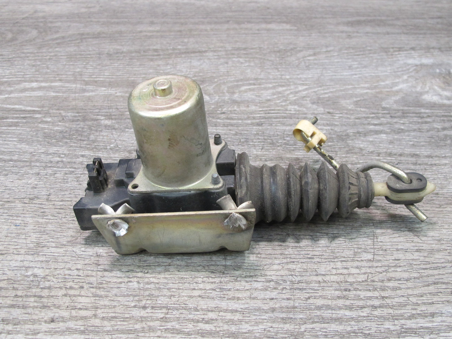 84-93 Chevrolet Corvette C4 Right Passenger Door Central Lock Actuator Motor OEM