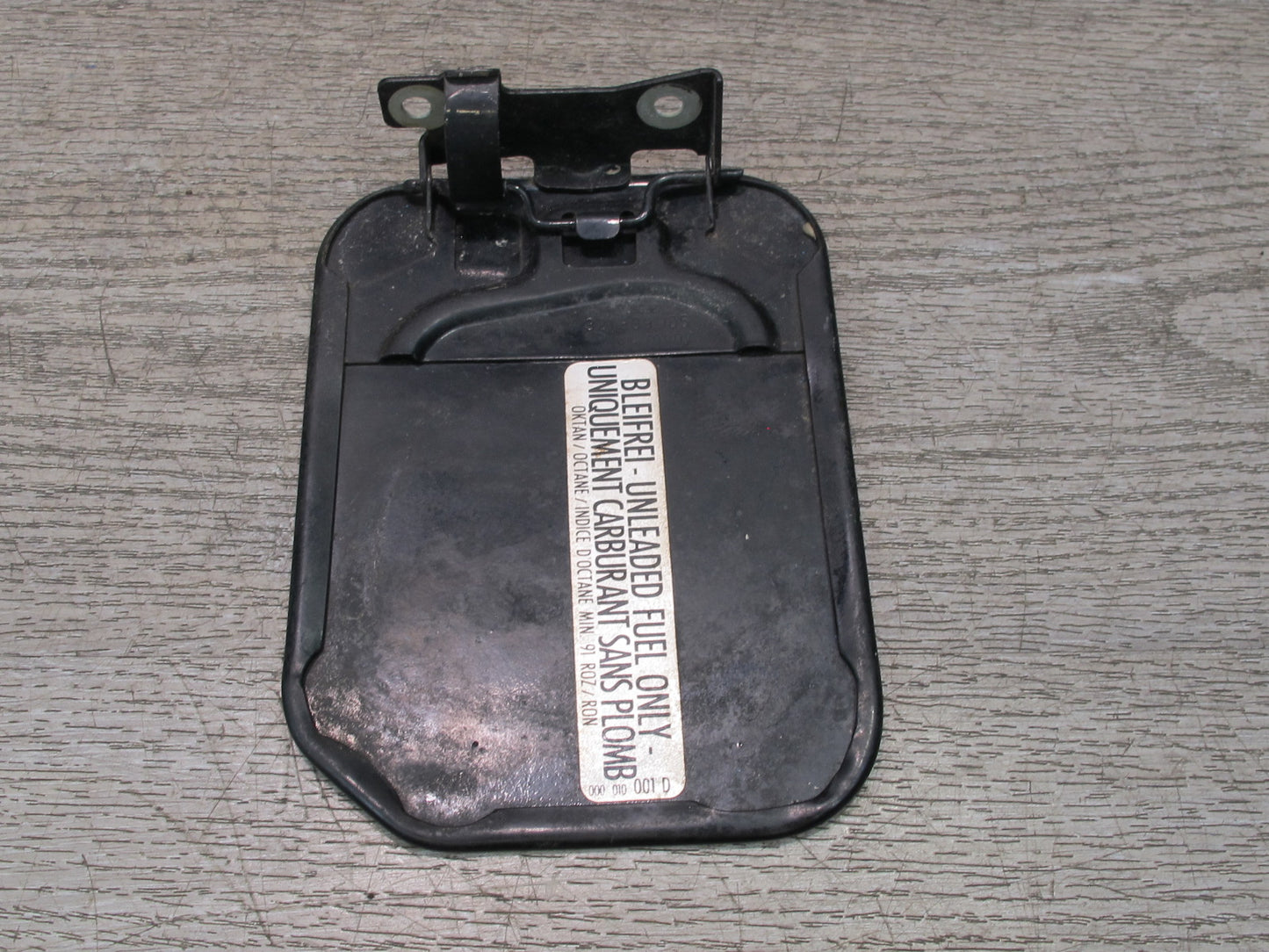 85-88 Volkswagen VW Scirocco Fuel Filler Gas Door Lid Black 321809905 OEM