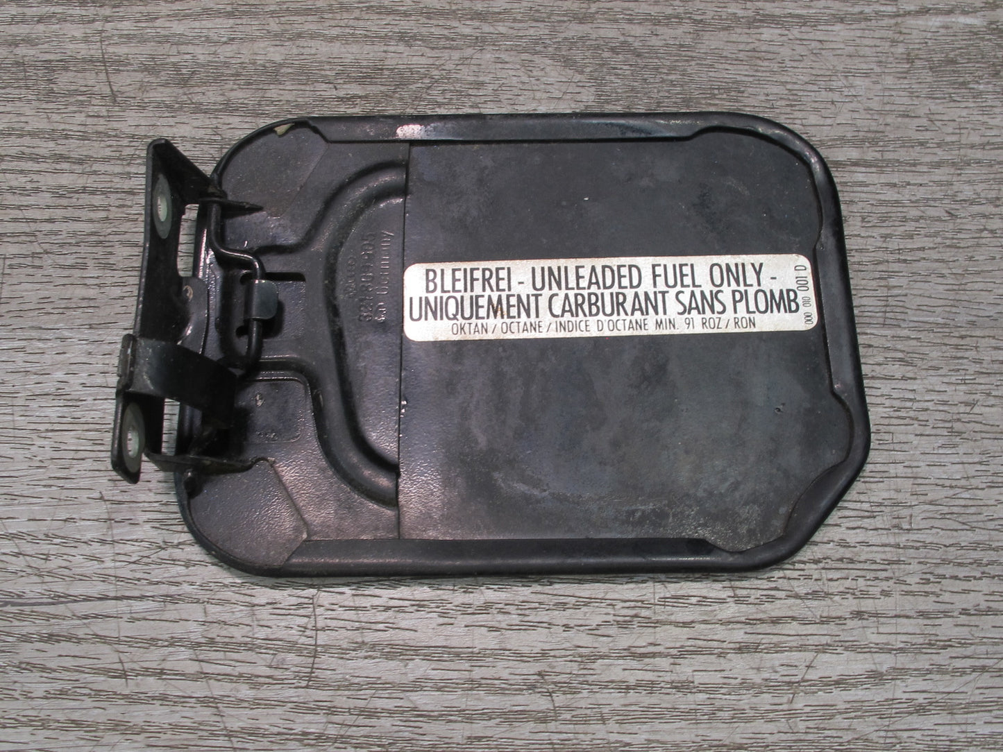 85-88 Volkswagen VW Scirocco Fuel Filler Gas Door Lid Black 321809905 OEM