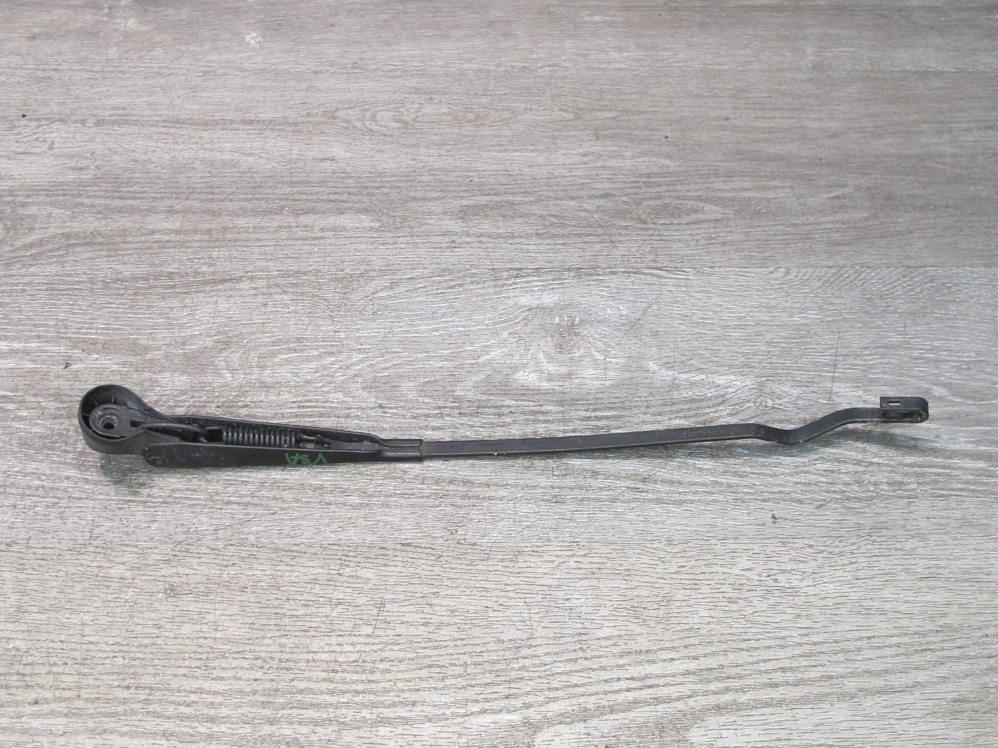 82-89 Volkswagen Scirocco Set of 2 Front Left & Right Windshield Wiper Arm OEM