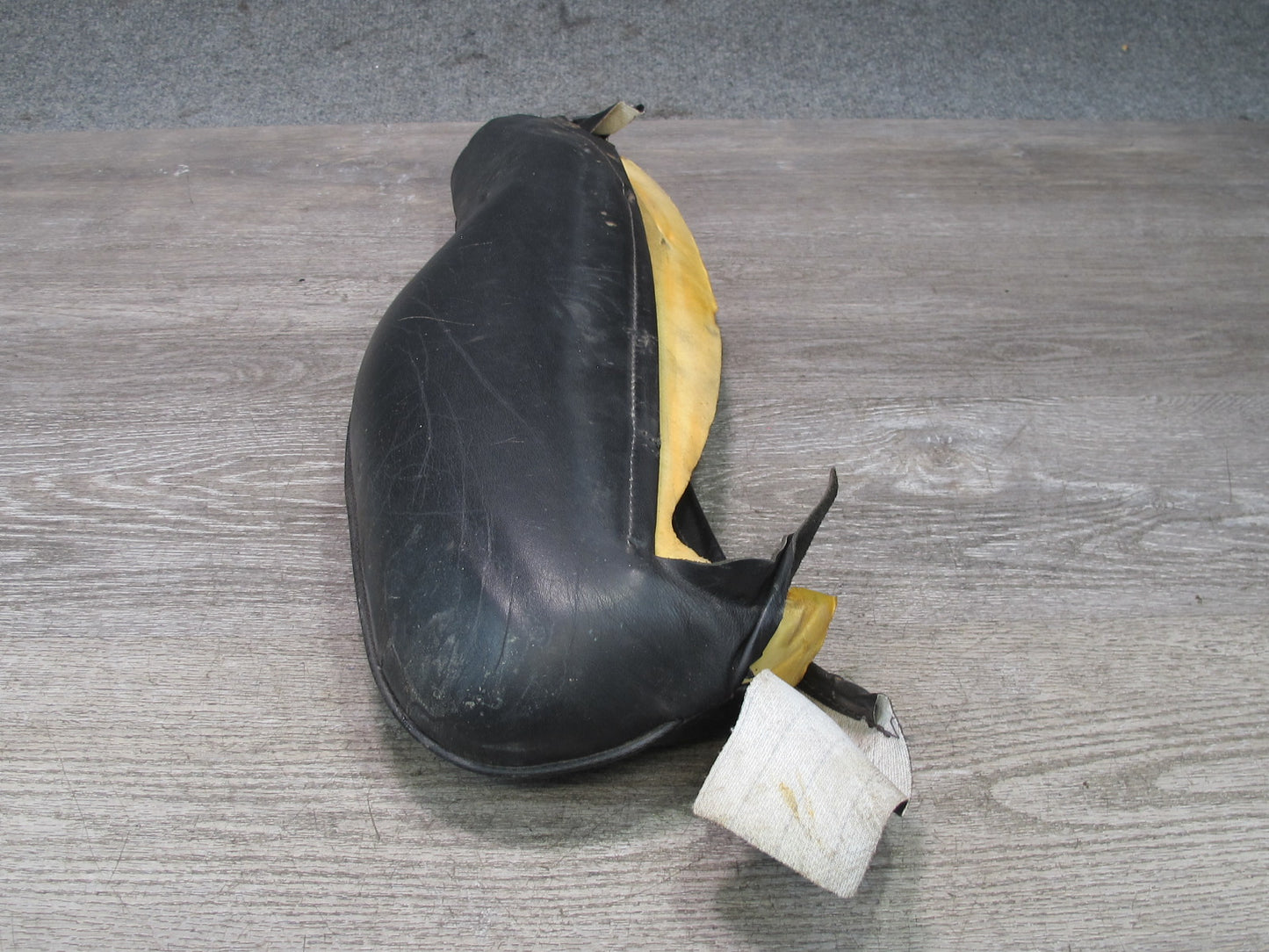 86-88 Volkswagen VW Scirocco MK2 Front Right Seat Lower Right Cushion Pad OEM