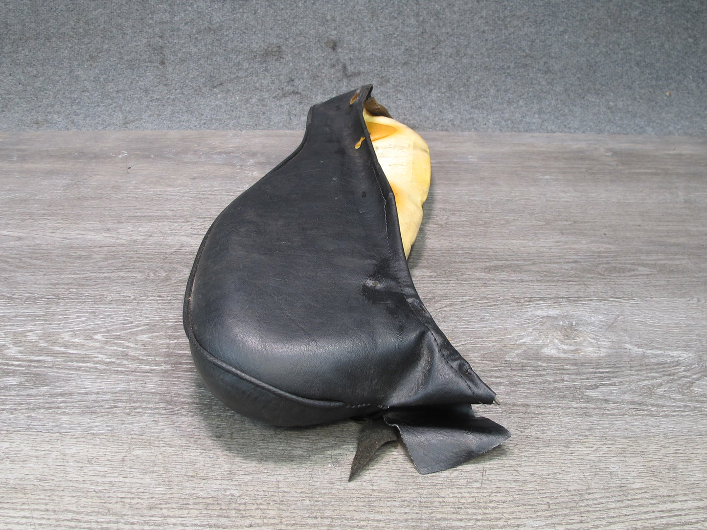 86-88 VW Scirocco MK2 Front Right Seat Lower Left Cushion Pad 841881177 OEM