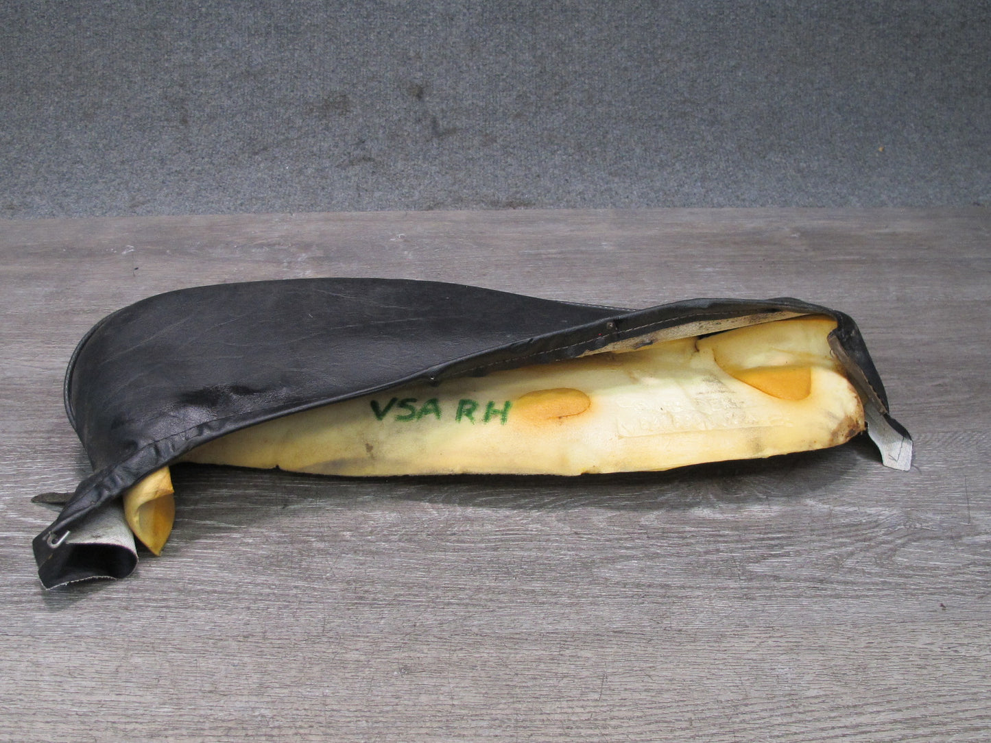86-88 VW Scirocco MK2 Front Right Seat Lower Left Cushion Pad 841881177 OEM
