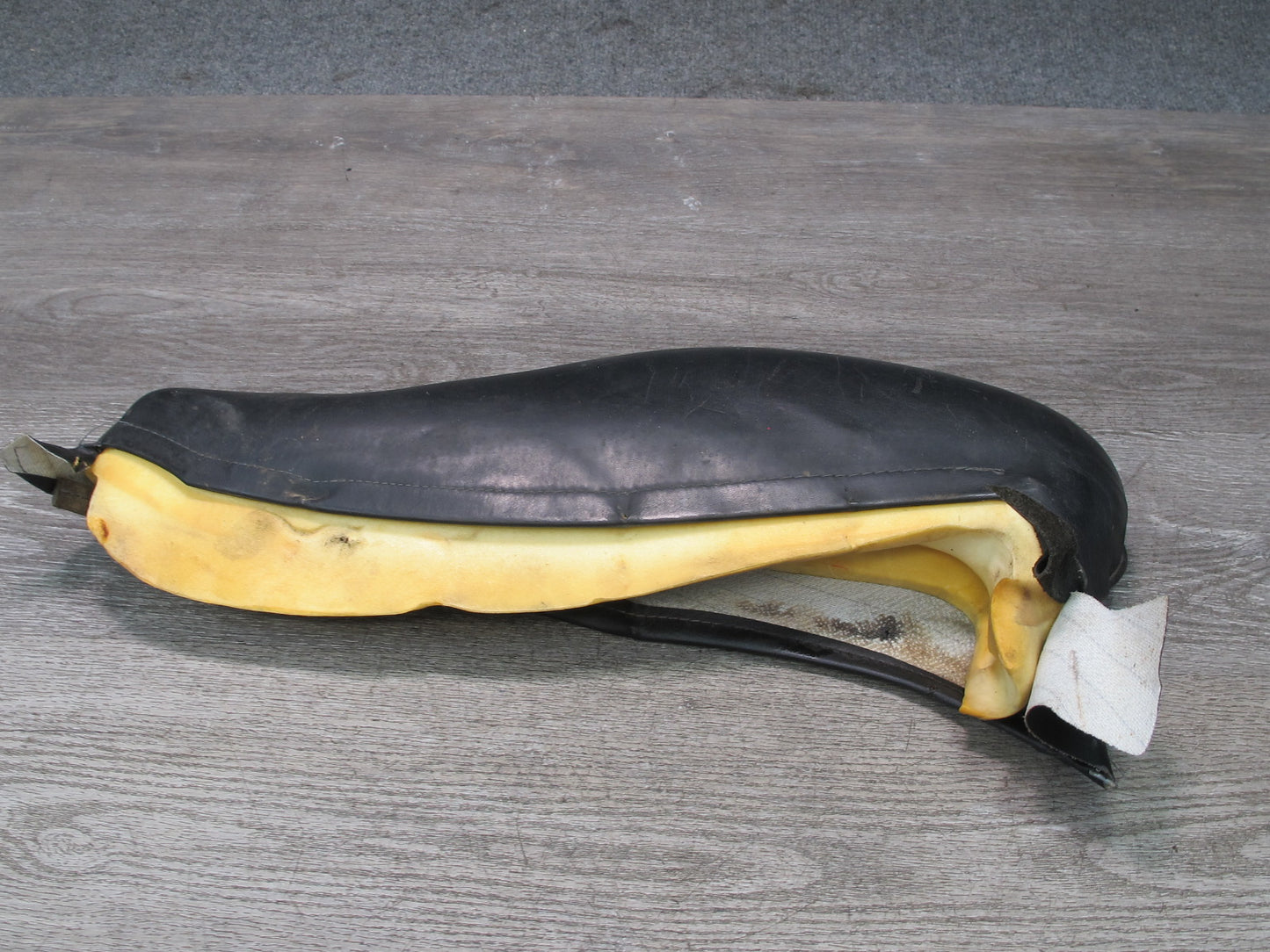 86-88 VW Scirocco MK2 Front Right Seat Lower Left Cushion Pad 841881177 OEM