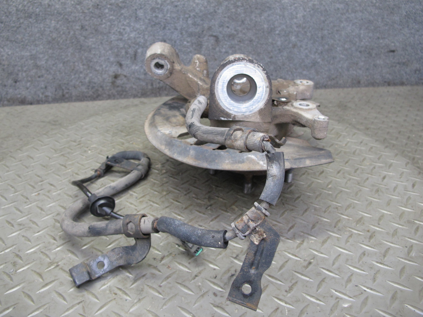 1991 Nissan Z32 300ZX Turbo Front Right Spindle Knuckle Wheel Hub OEM