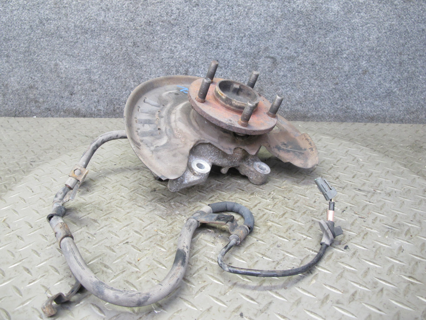 1991 Nissan Z32 300ZX Turbo Front Left Spindle Knuckle Wheel Hub OEM