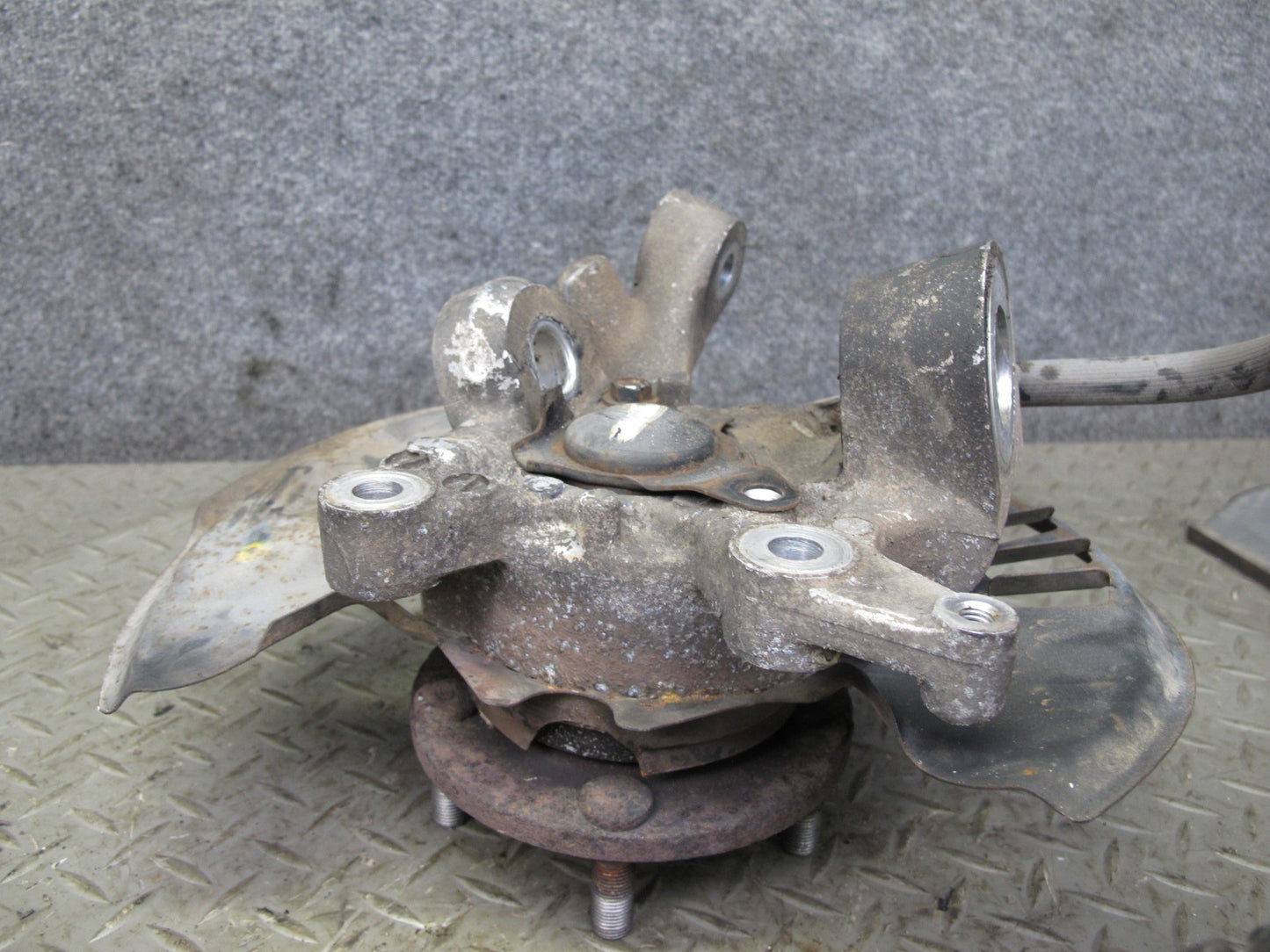 1991 Nissan Z32 300ZX Turbo Front Left Spindle Knuckle Wheel Hub OEM