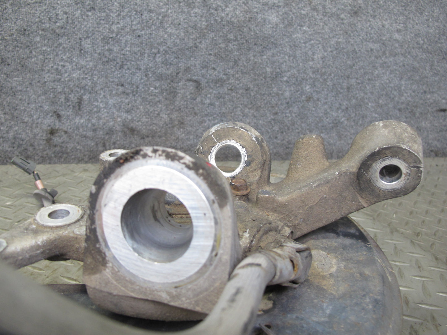 1991 Nissan Z32 300ZX Turbo Front Left Spindle Knuckle Wheel Hub OEM