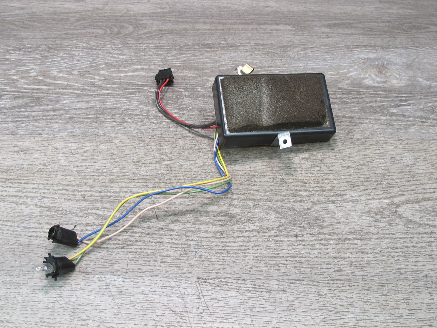 90-91 Chevrolet Corvette C4 Tire Pressure Monitor Sensor Module 10143554 OEM