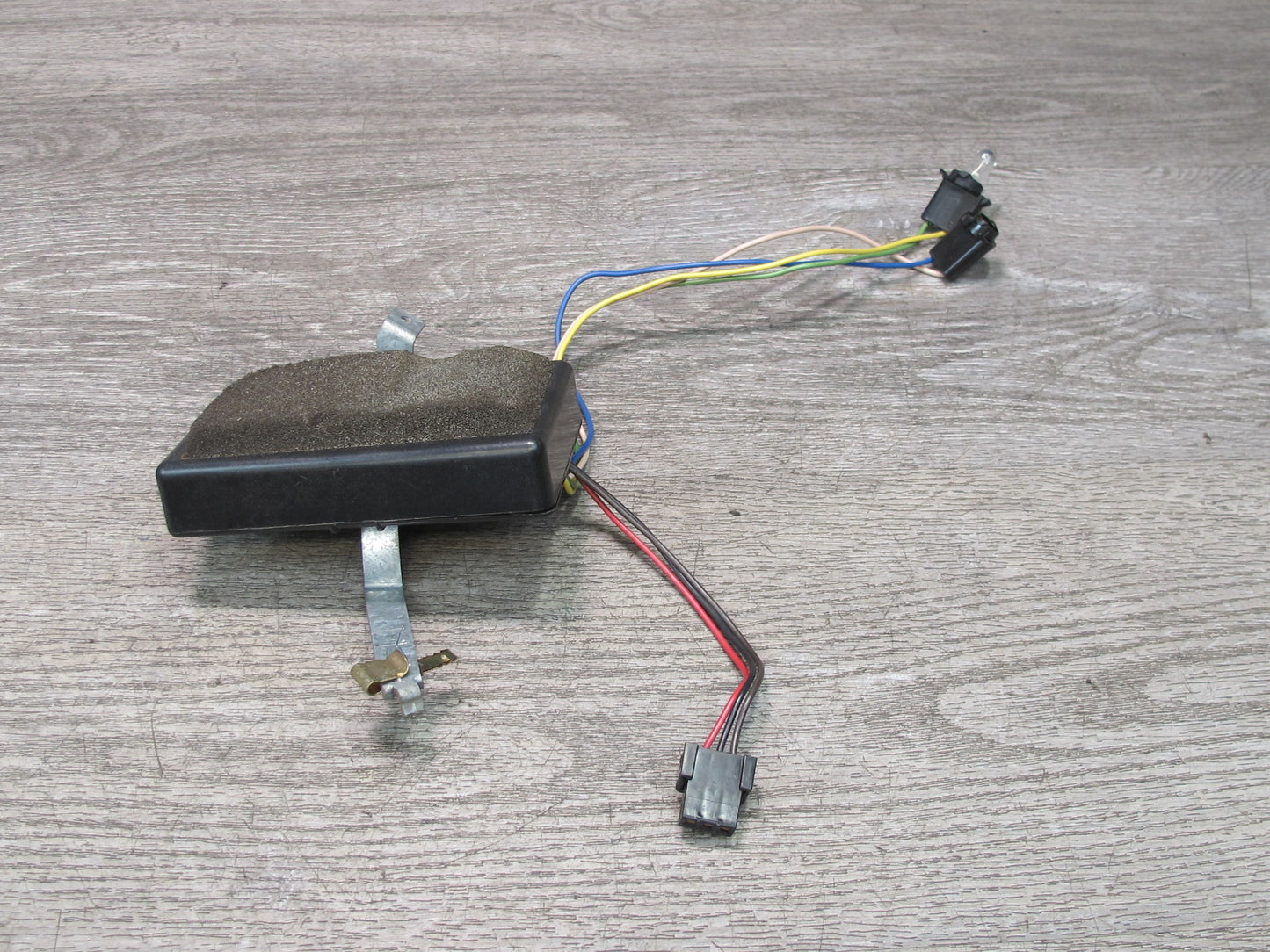 90-91 Chevrolet Corvette C4 Tire Pressure Monitor Sensor Module 10143554 OEM