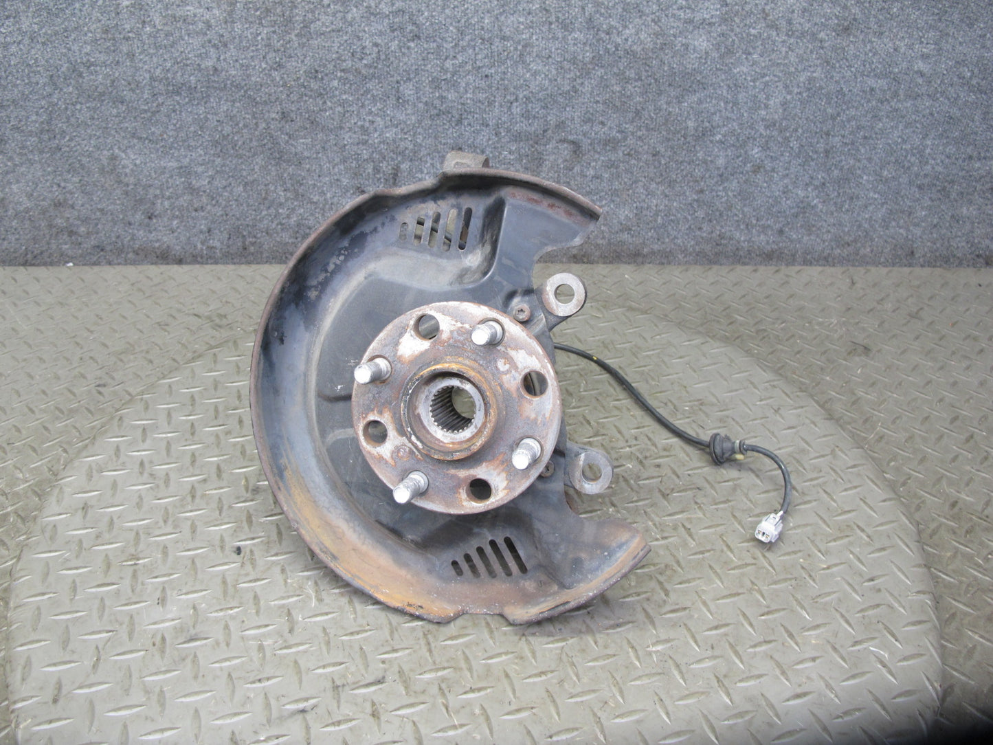 00-05 Toyota MR2 Spyder Rear Right Spindle Knuckle Wheel Hub Bearing 50K OEM