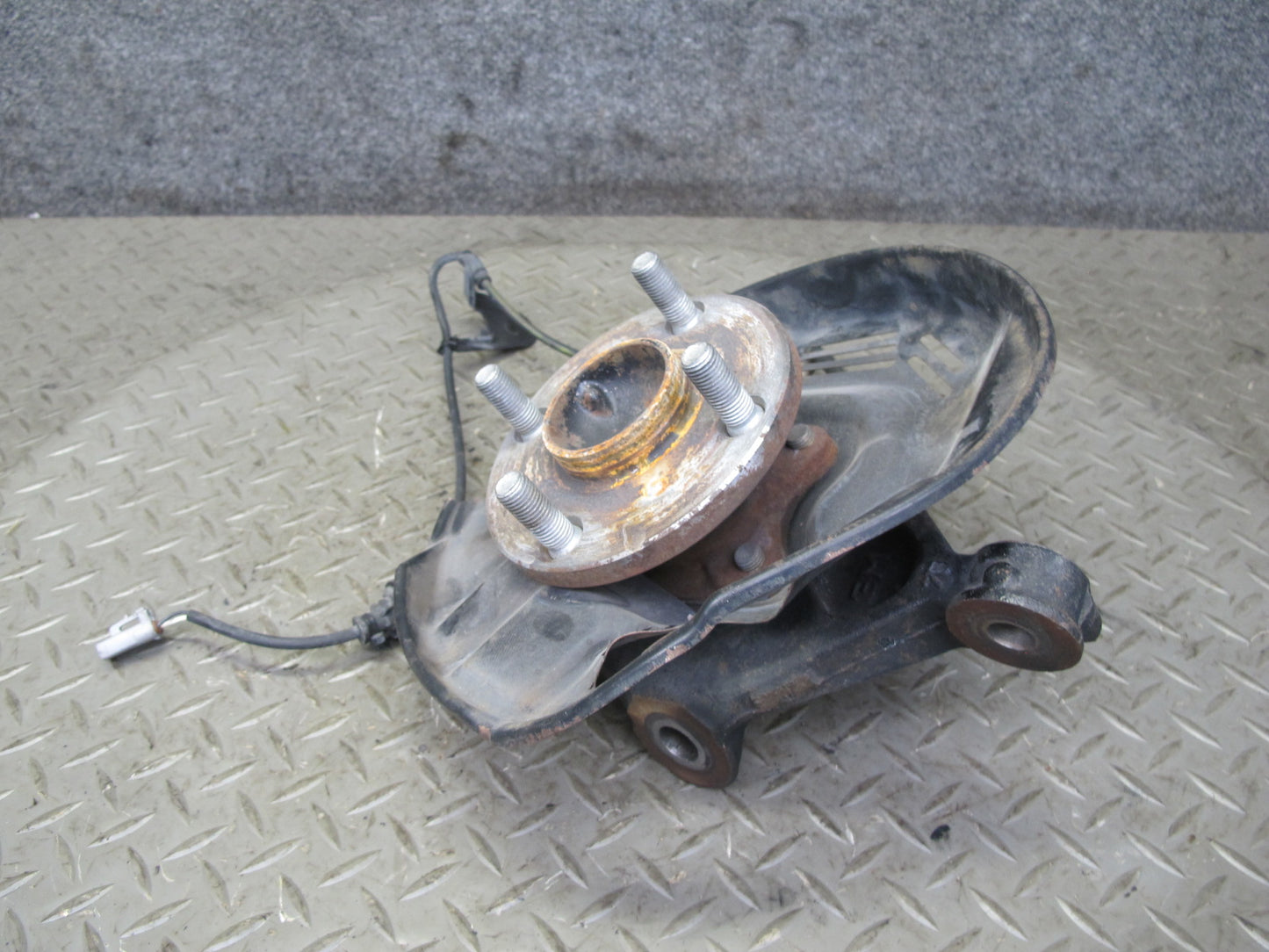 00-05 Toyota MR2 Spyder ZZW30L Front Right Spindle Knuckle Wheel Hub Bearing OEM