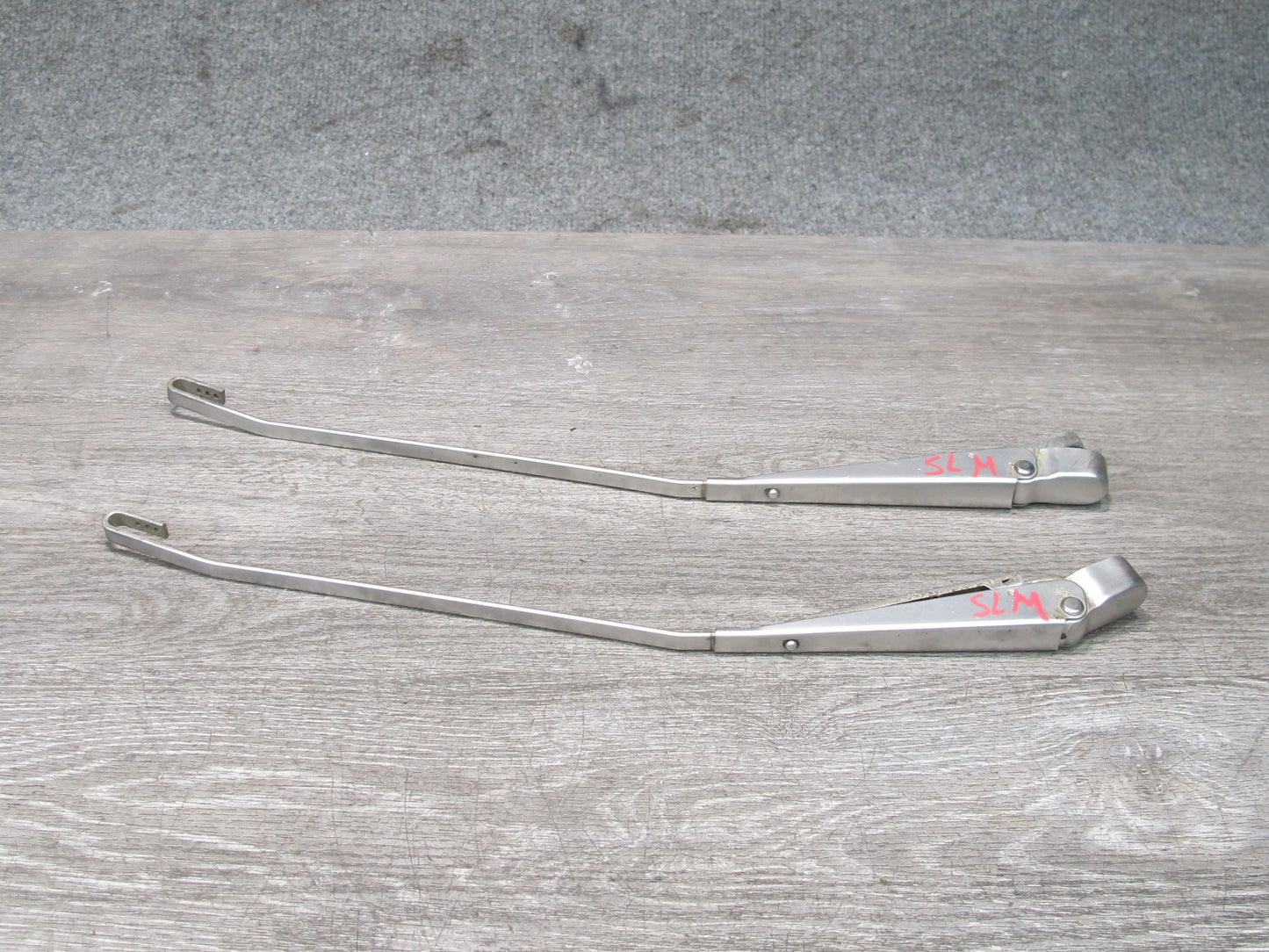 73-89 Mercedes R107 Set of 2 Front Left & Right Windshield Wiper Arm OEM