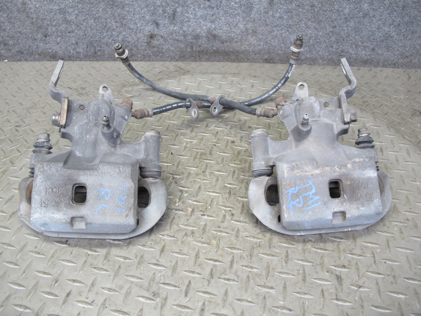 03-05 Toyota MR2 Spyder ZZW30L Set of 2 Rear Left & Right Brake Caliper 50k OEM