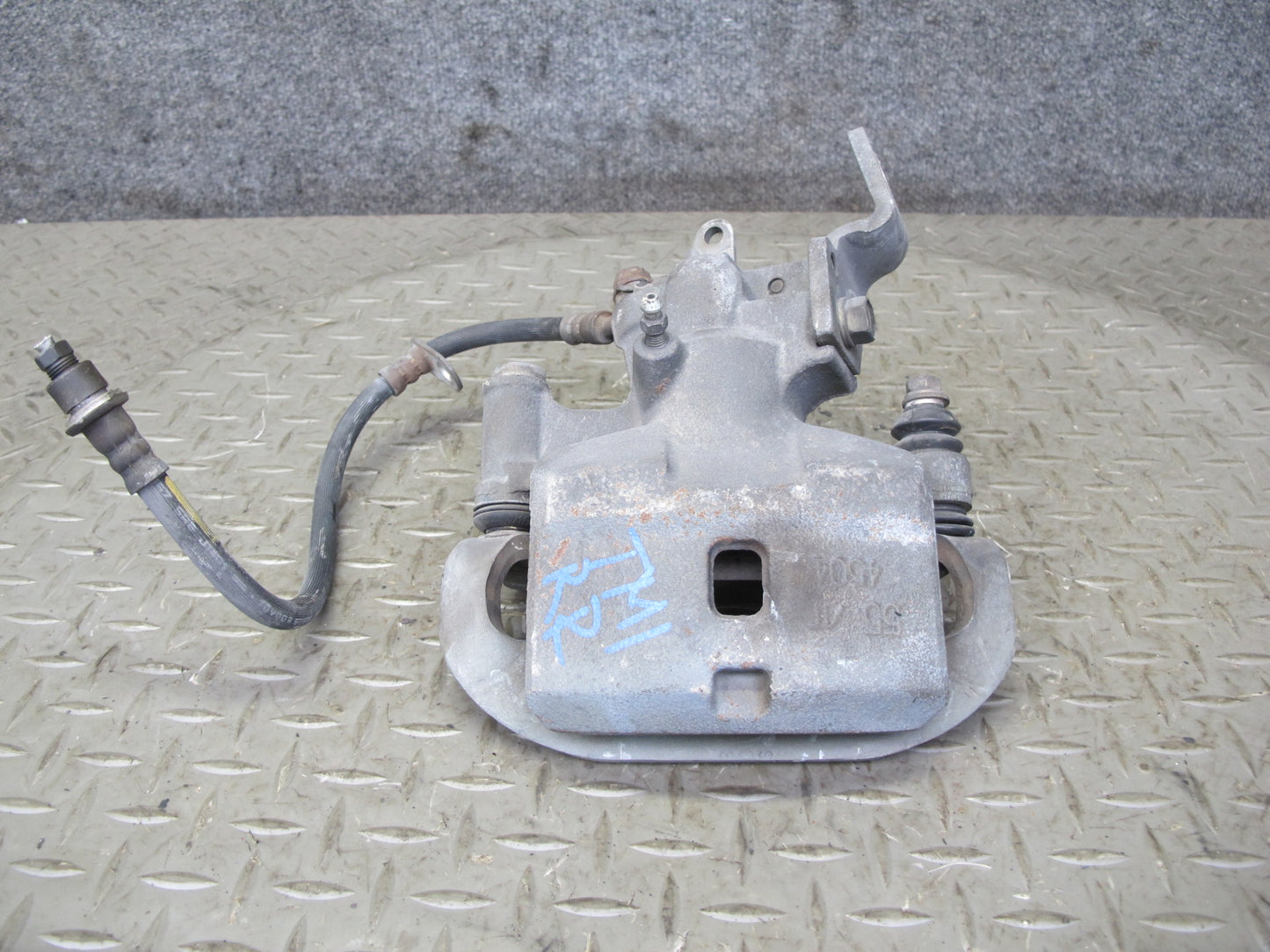 03-05 Toyota MR2 Spyder ZZW30L Set of 2 Rear Left & Right Brake Caliper 50k OEM