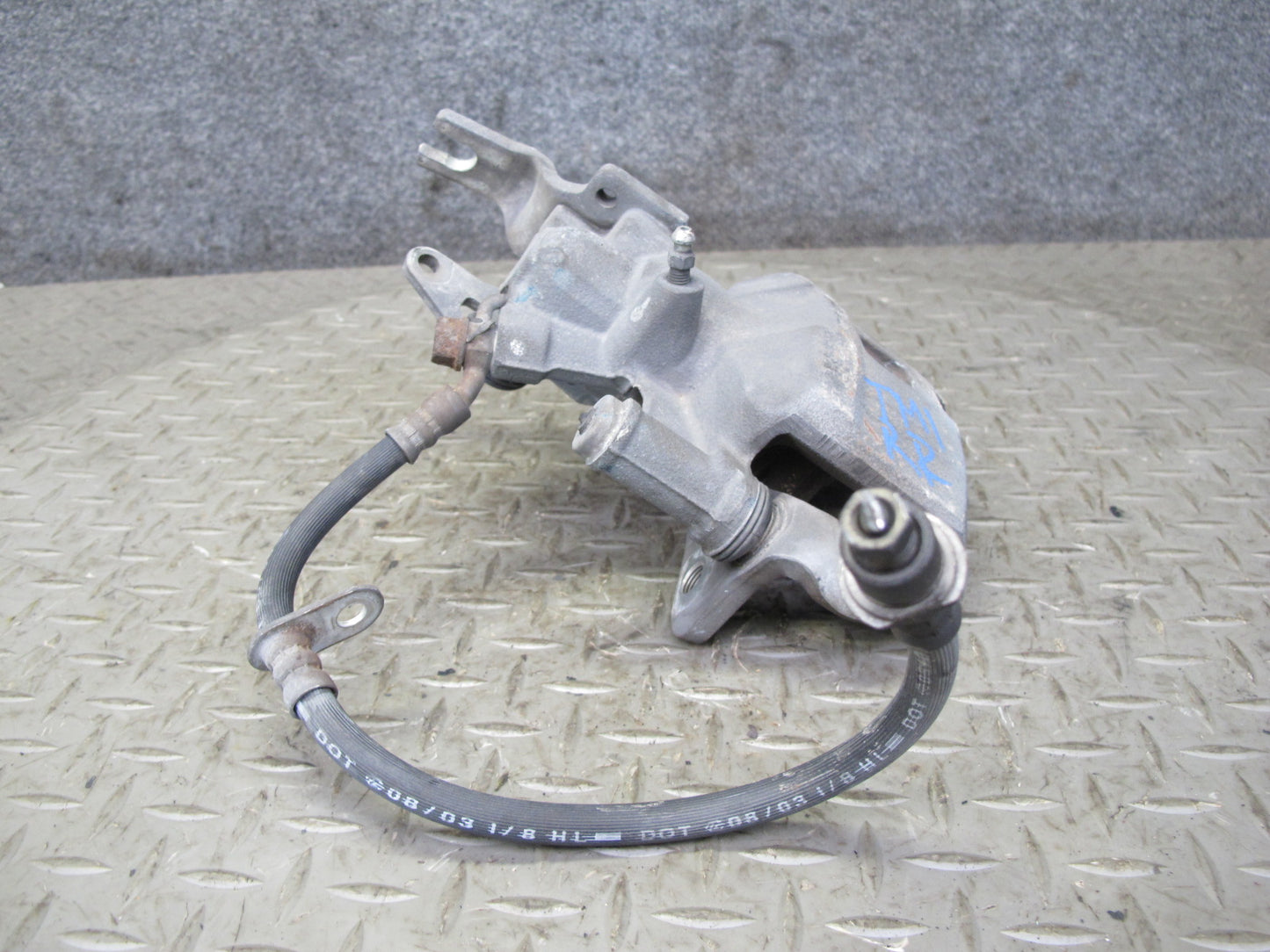 03-05 Toyota MR2 Spyder ZZW30L Set of 2 Rear Left & Right Brake Caliper 50k OEM