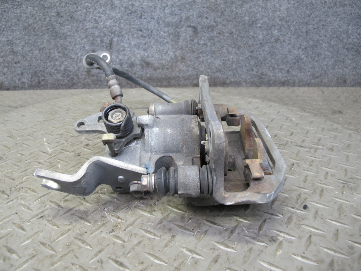 03-05 Toyota MR2 Spyder ZZW30L Set of 2 Rear Left & Right Brake Caliper 50k OEM