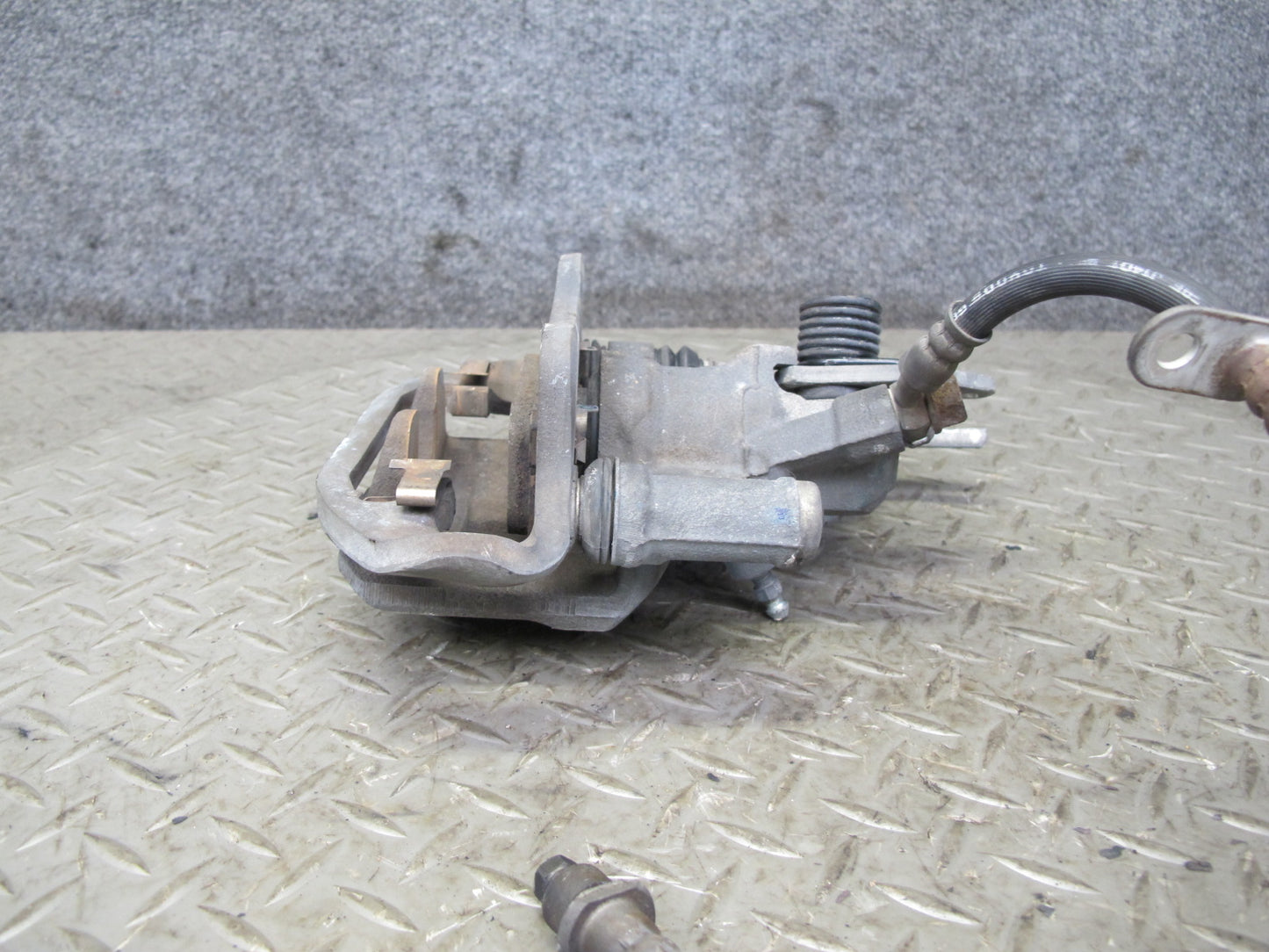 03-05 Toyota MR2 Spyder ZZW30L Set of 2 Rear Left & Right Brake Caliper 50k OEM