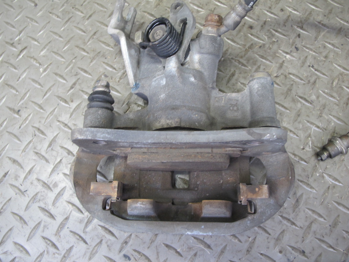 03-05 Toyota MR2 Spyder ZZW30L Set of 2 Rear Left & Right Brake Caliper 50k OEM