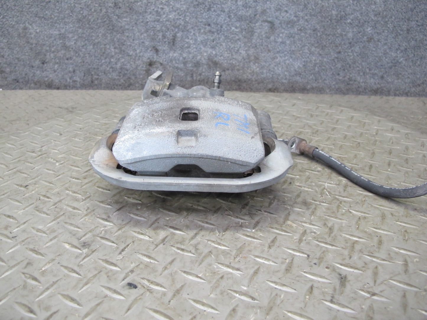 03-05 Toyota MR2 Spyder ZZW30L Set of 2 Rear Left & Right Brake Caliper 50k OEM