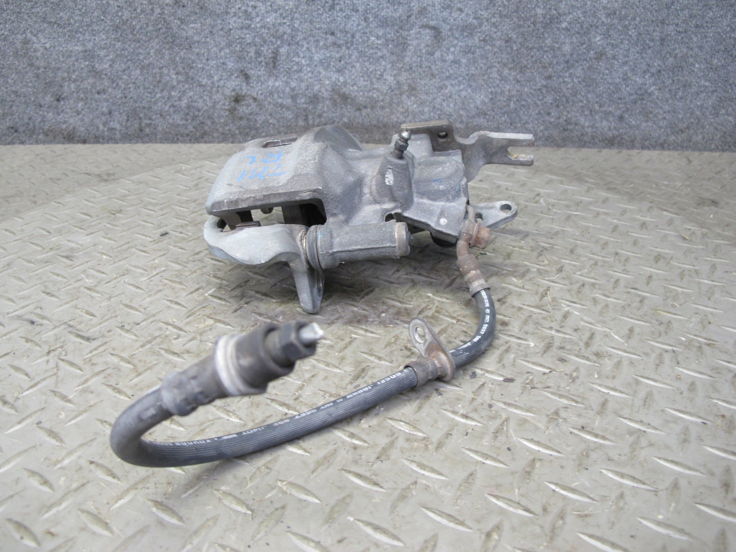 03-05 Toyota MR2 Spyder ZZW30L Set of 2 Rear Left & Right Brake Caliper 50k OEM
