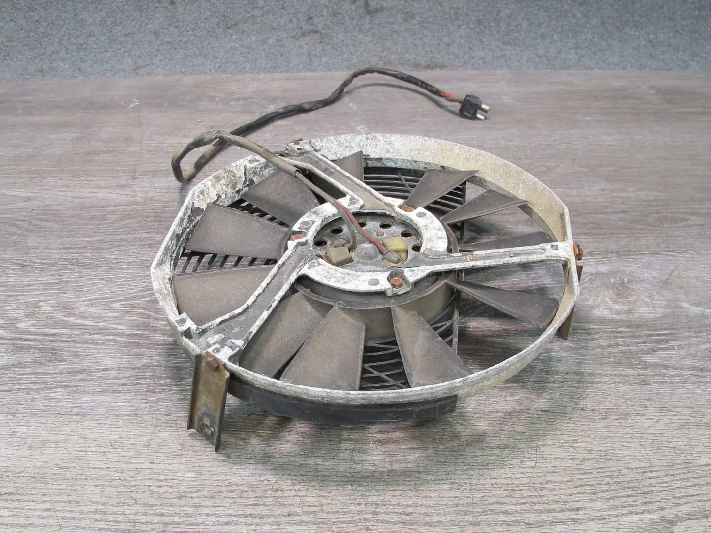 73-85 Mercedes R107 Sl-class Engine Cooling Radiator Auxiliary Fan Motor OEM