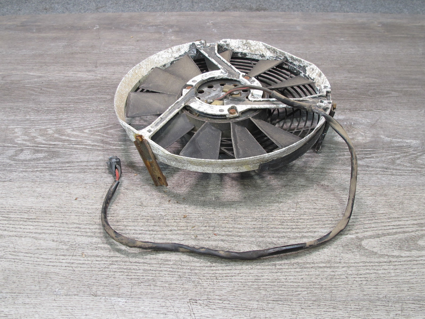 73-85 Mercedes R107 Sl-class Engine Cooling Radiator Auxiliary Fan Motor OEM