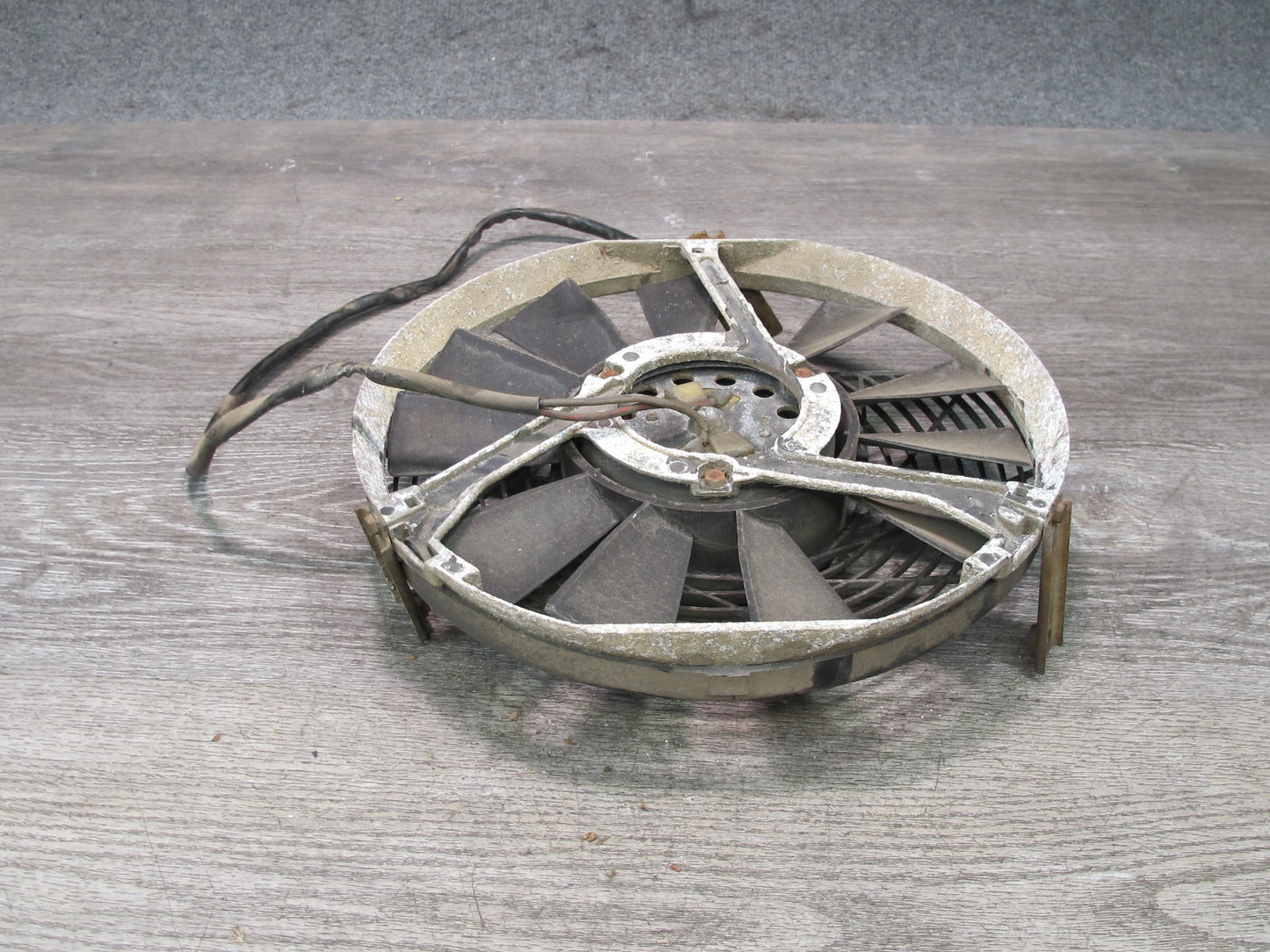 73-85 Mercedes R107 Sl-class Engine Cooling Radiator Auxiliary Fan Motor OEM