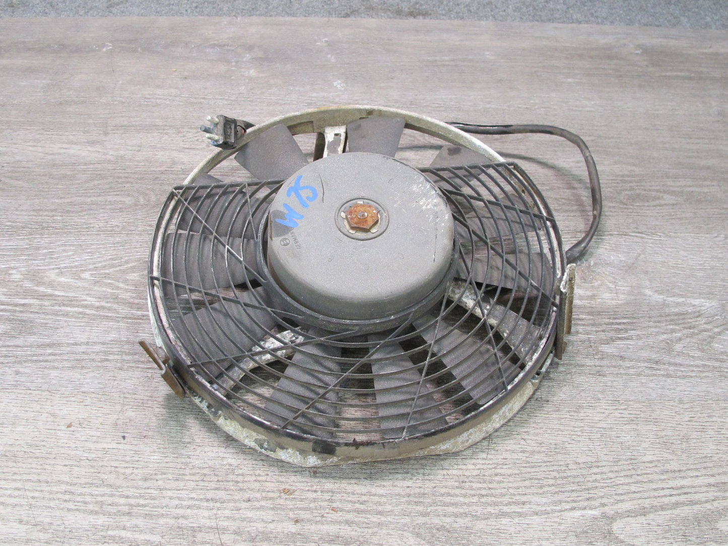 73-85 Mercedes R107 Sl-class Engine Cooling Radiator Auxiliary Fan Motor OEM
