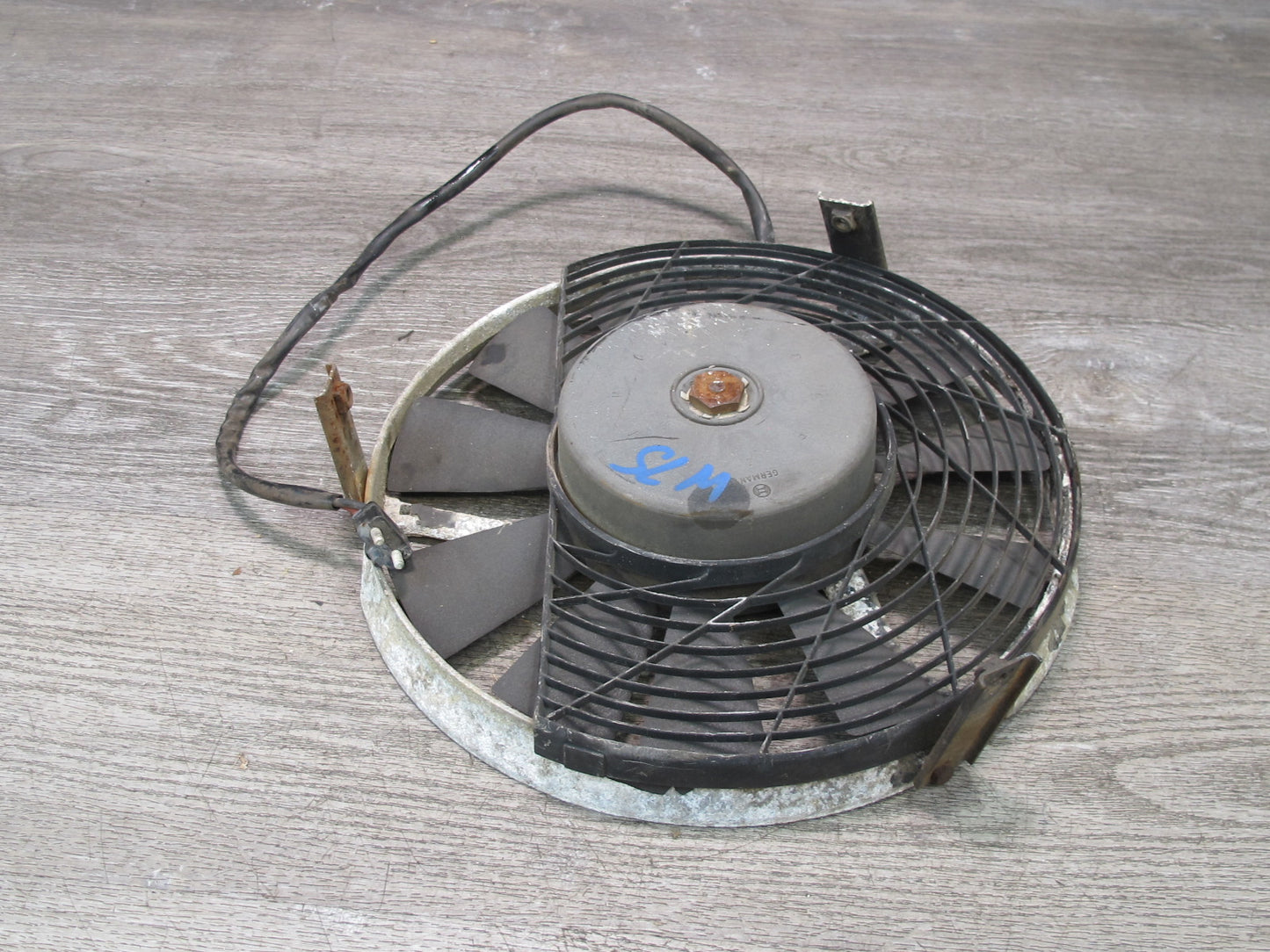 73-85 Mercedes R107 Sl-class Engine Cooling Radiator Auxiliary Fan Motor OEM
