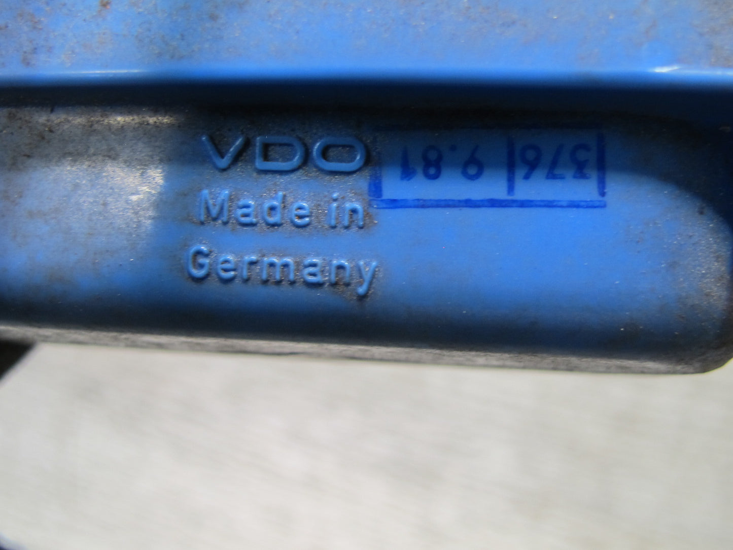 73-85 Mercedes R107 Gas Fuel Tank Door Lid Lock Vacuum Actuator OEM