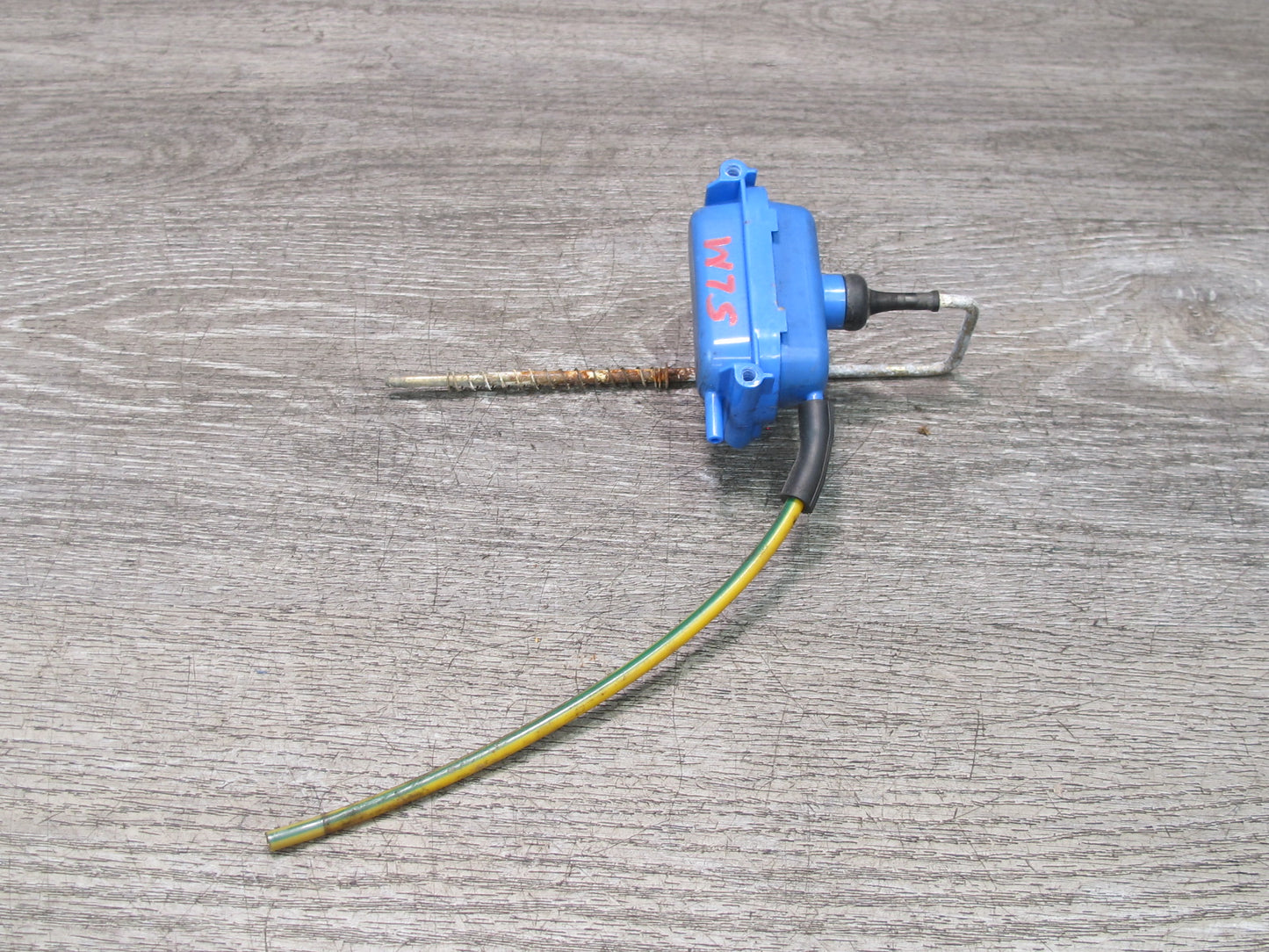 73-85 Mercedes R107 Gas Fuel Tank Door Lid Lock Vacuum Actuator OEM