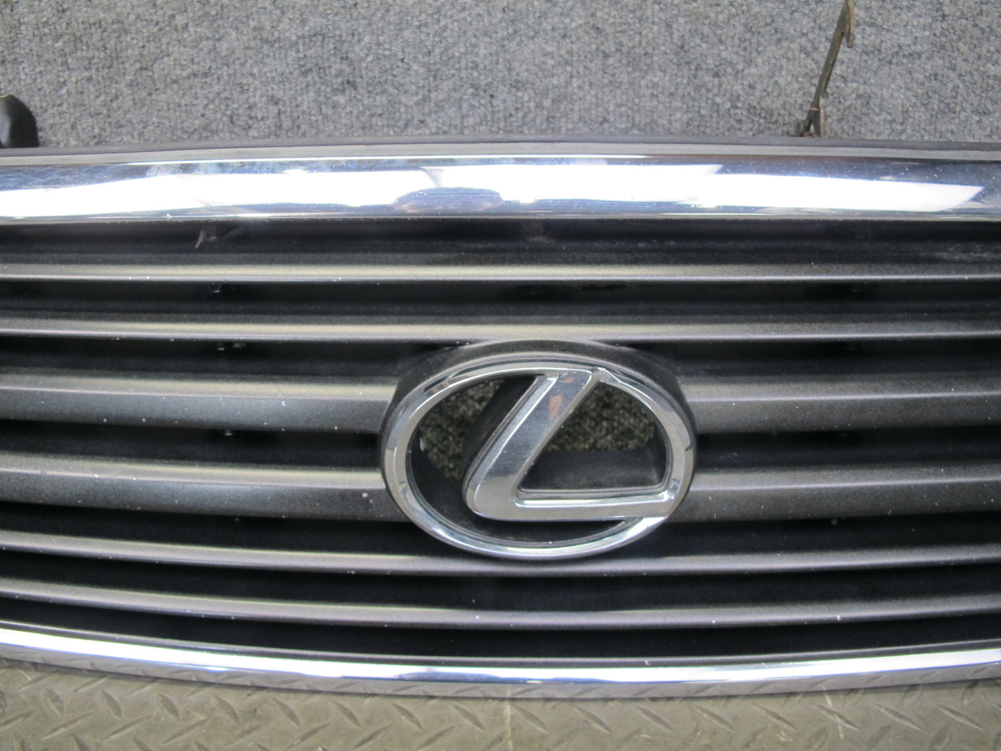1998-2002 Lexus J100 LX470 Front Hood Exterior Chrome Upper Grille W/ Logo