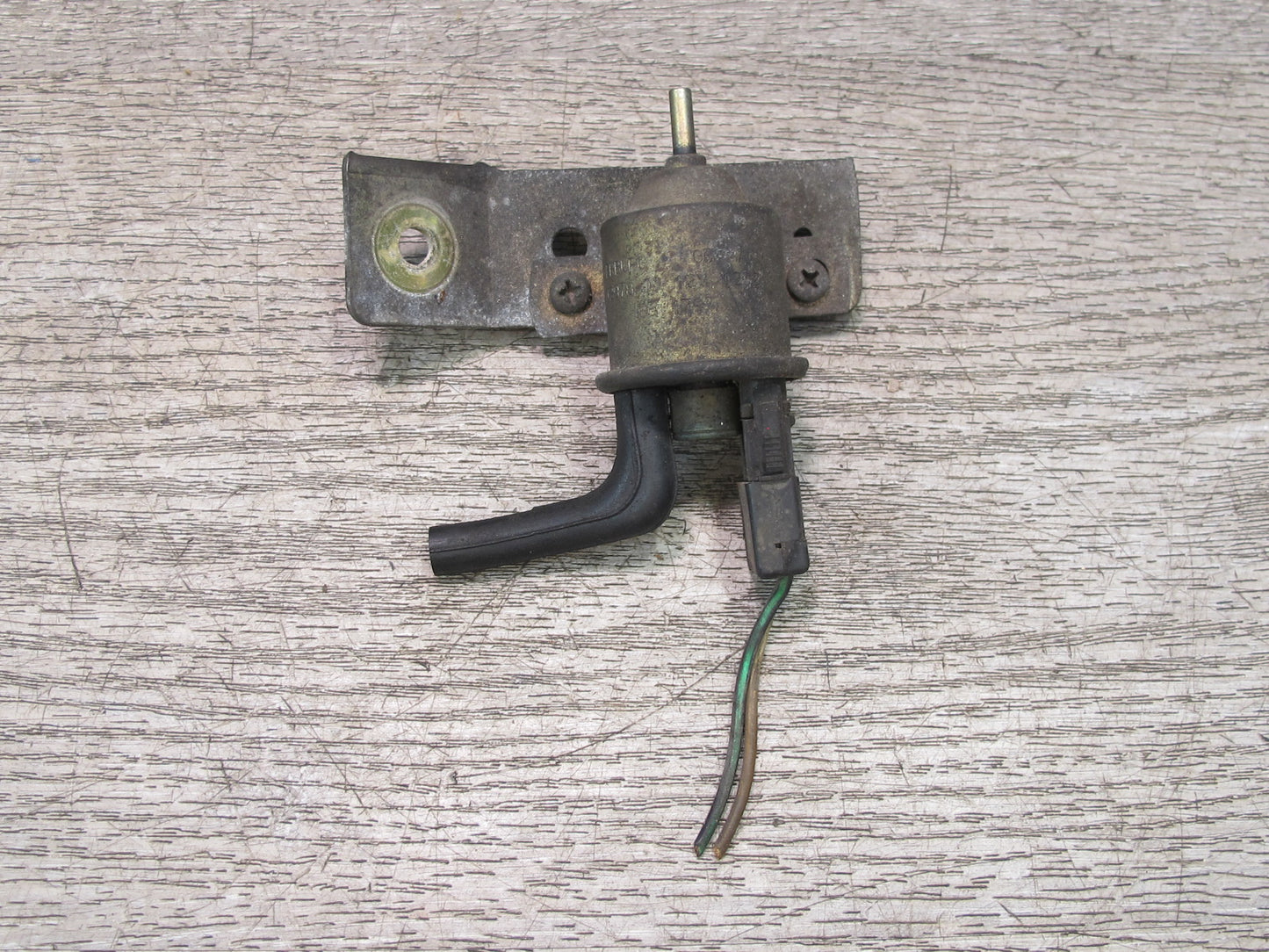 73-85 Mercedes R107 Vacuum Switch Valve w Bracket OEM