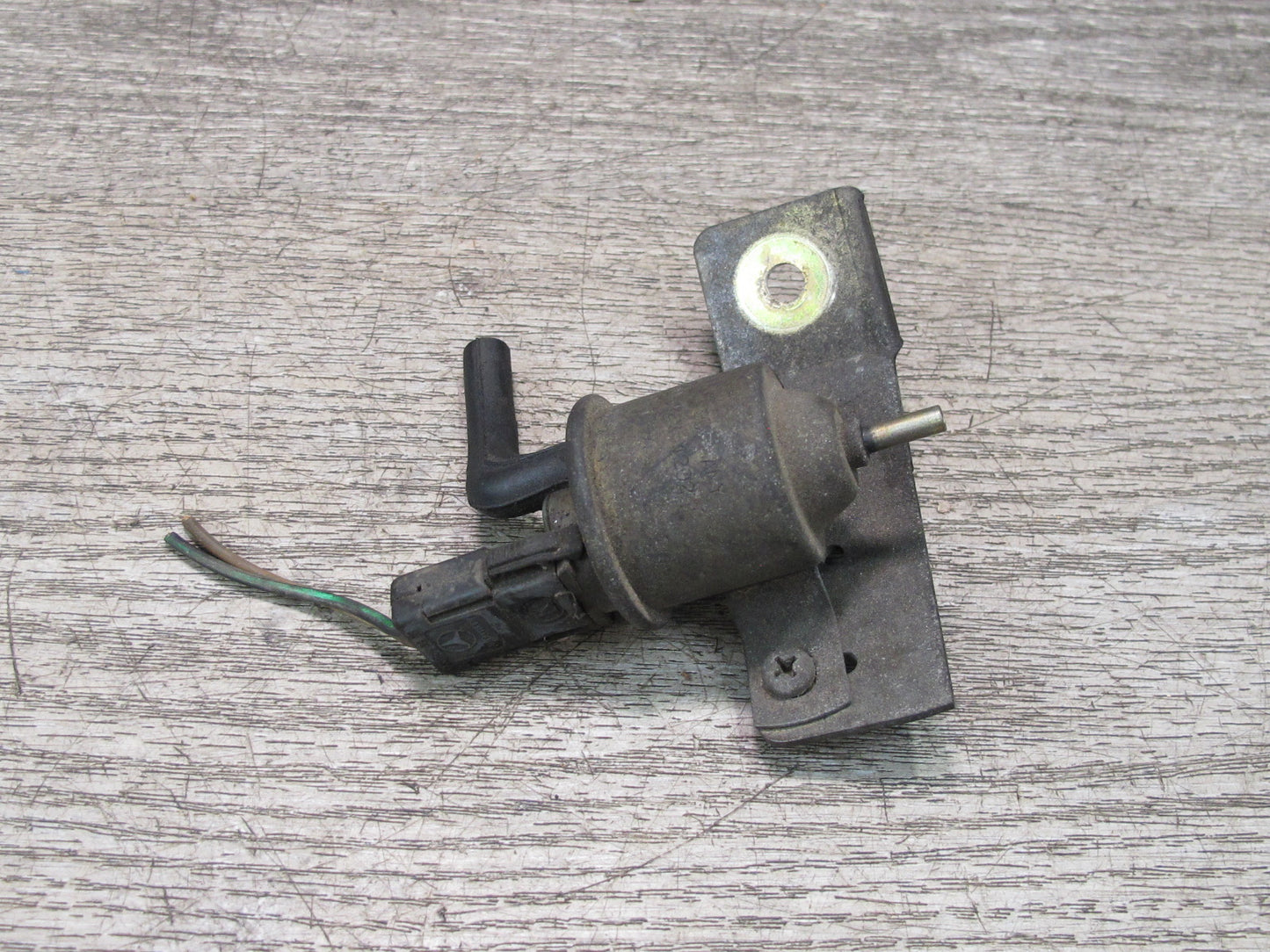 73-85 Mercedes R107 Vacuum Switch Valve w Bracket OEM