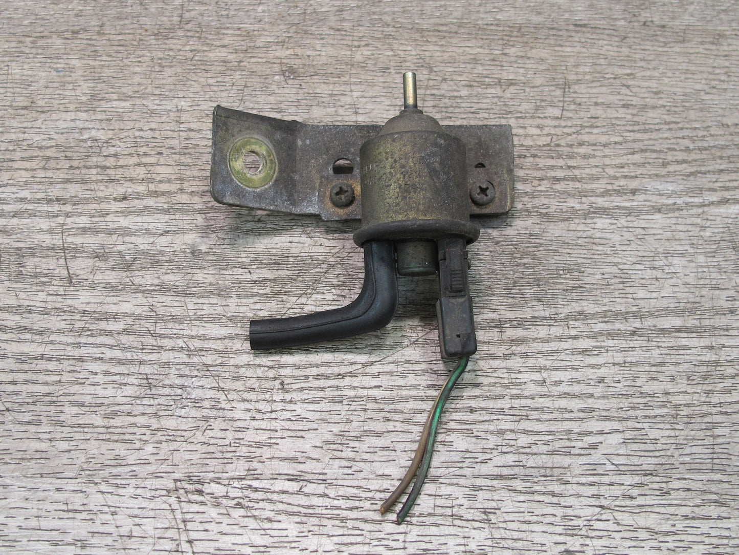 73-85 Mercedes R107 Vacuum Switch Valve w Bracket OEM
